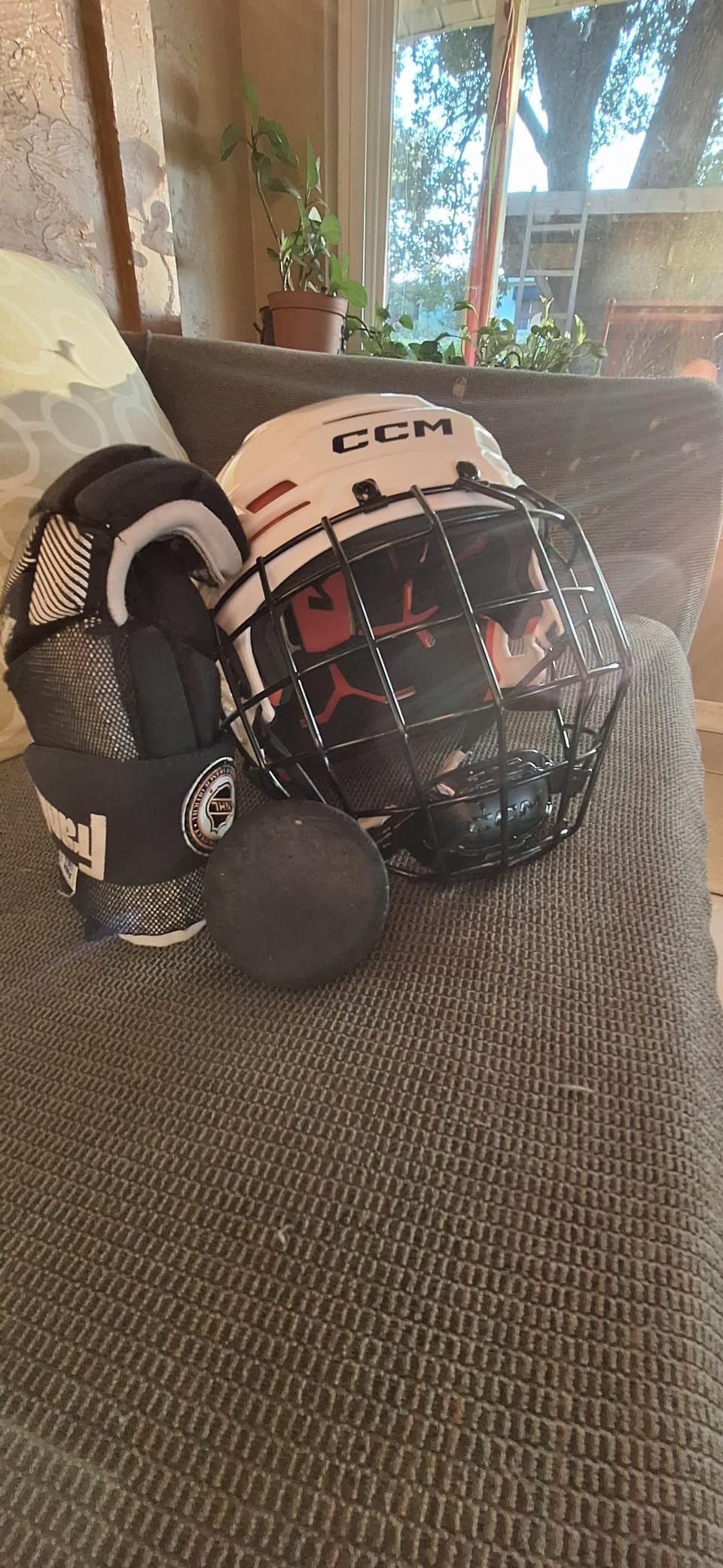 CCM Tacks 70 Hockey Helmet Combo with Cage, Senior customer photo 2