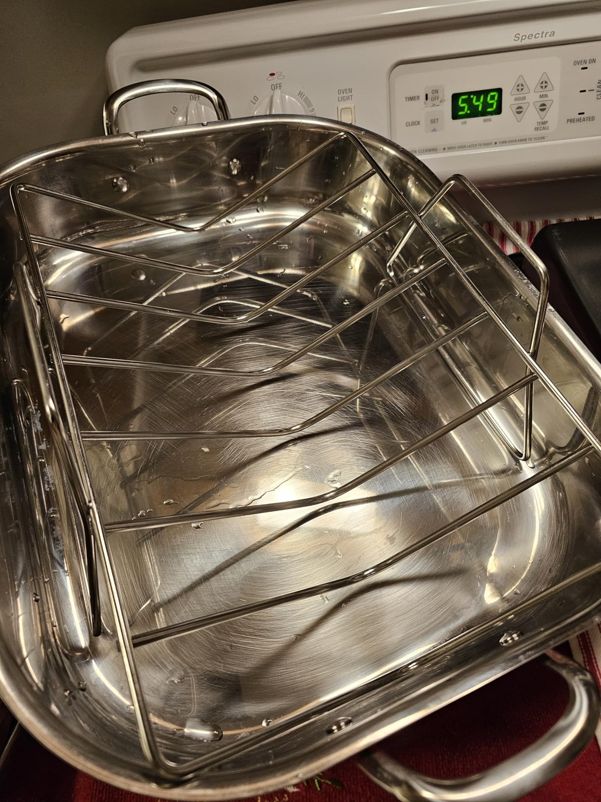 Amazon Basics Stainless Steel Rectangular Roasting Pan with Rack, Turkey Roaster, Dishwasher Safe, Easy to Clean, Oven Safe, 16 in customer photo 1