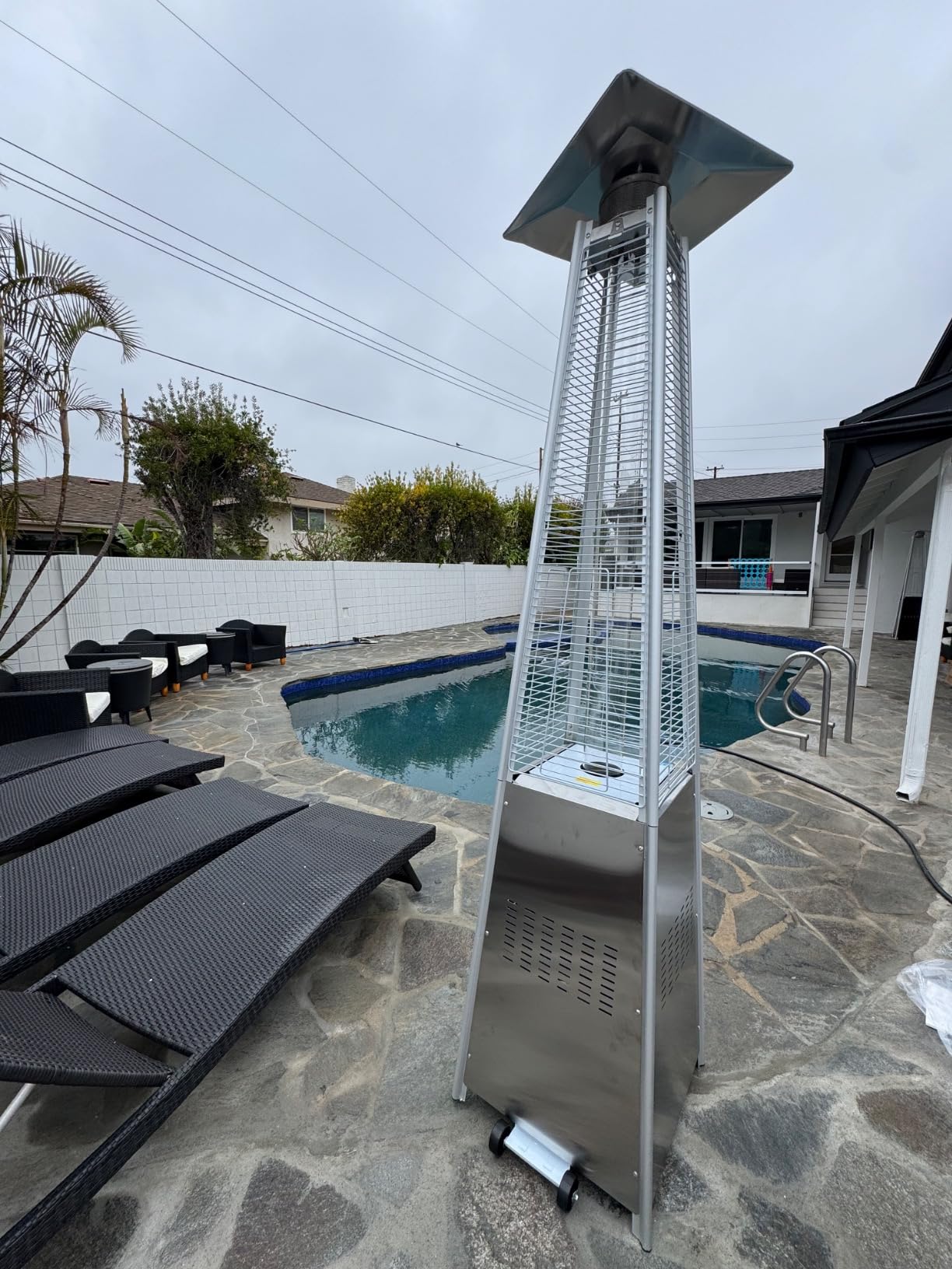 Tangkula Patio Propane Heater, 42,000 BTU Pyramid Outdoor Heater with Tip-Over and Flameout Protection, Quartz Glass Tube, Wheels customer photo 1