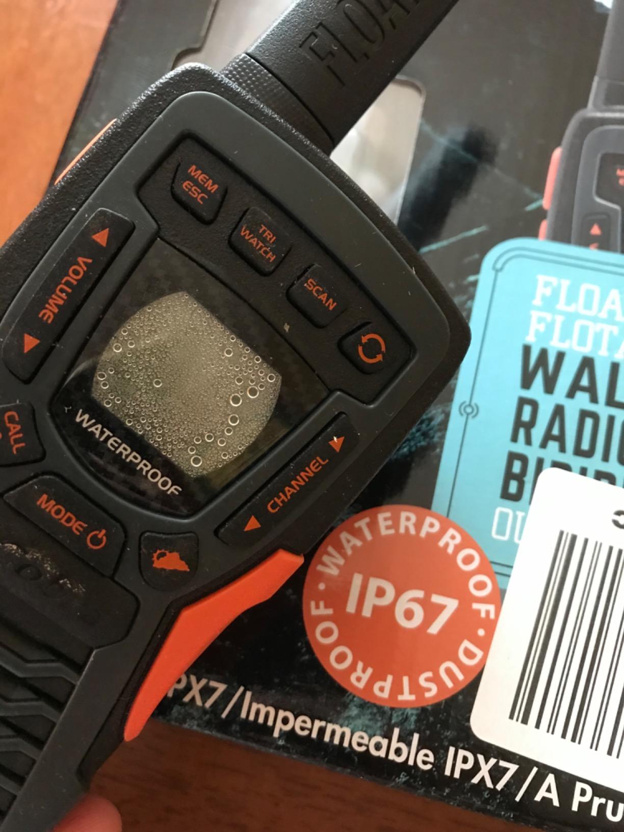 Cobra ACXT1035R FLT Waterproof Walkie Talkies, Rechargeable, Floats | 22 Channels, Long Range 37-Mile Two-Way Radio Set (2-Pack) customer photo 2