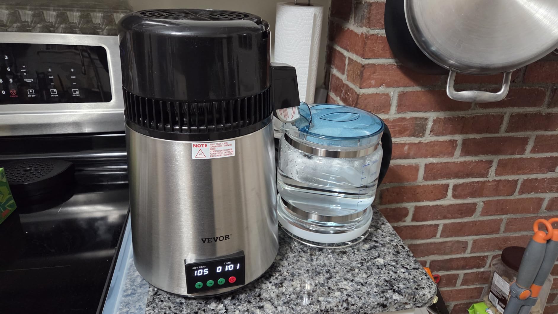 VEVOR 1.1 Gal Water Distiller, 0.3 Gal/H, 750W Distilled Water Maker with 304 Stainless Steel Countertop Distiller Glass Carafe customer photo 1