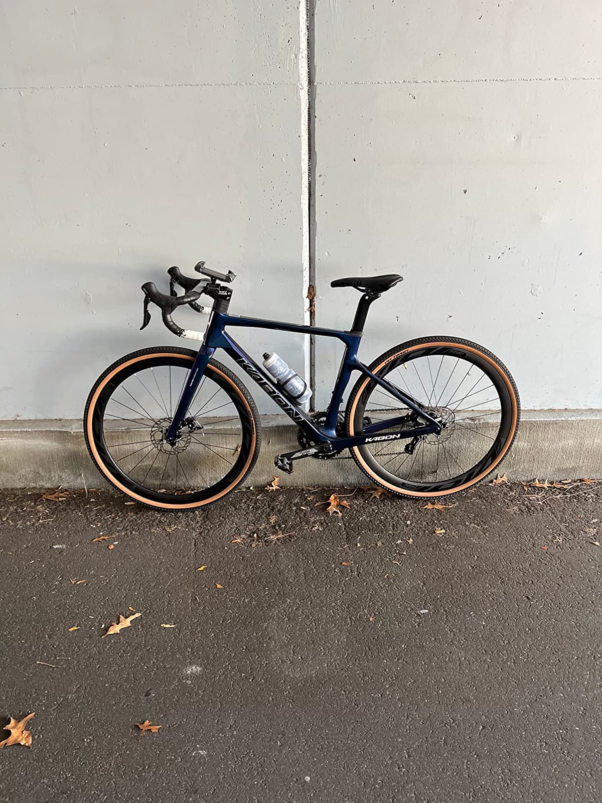 KABON Carbon Gravel Road Bike, T800 Carbon Fiber Frame 700C Road Bike with 18 Speeds Drivetrain, Integrated Carbon Handlebar, Disc Brakes customer photo 1