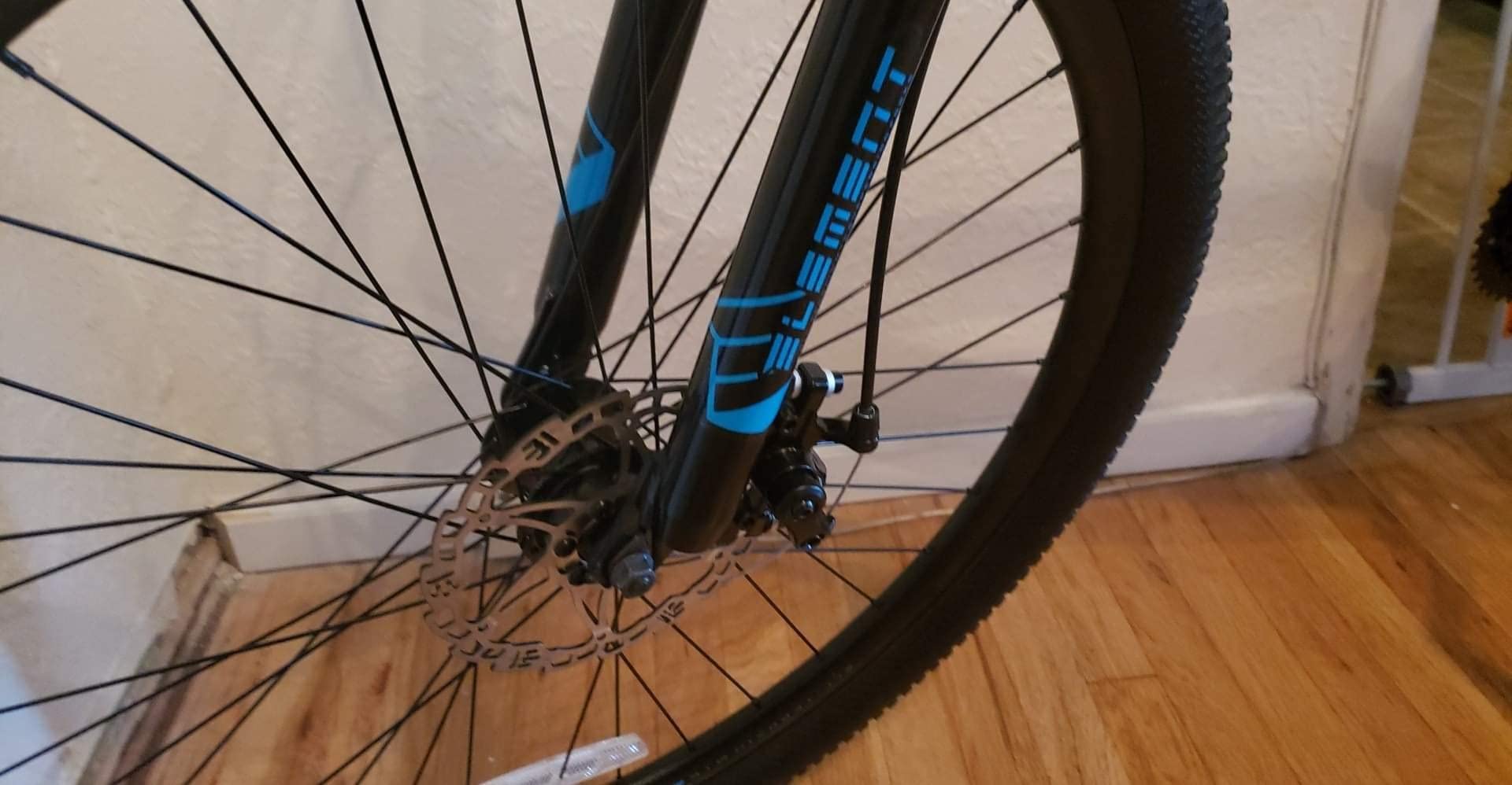 Mongoose Grafton Mountain Bike, 21 Speed, Aluminum Frame, Knobby Mountain Tires, Suspension Fork, Trigger Shifters, Mechanical Disc Brakes customer photo 1