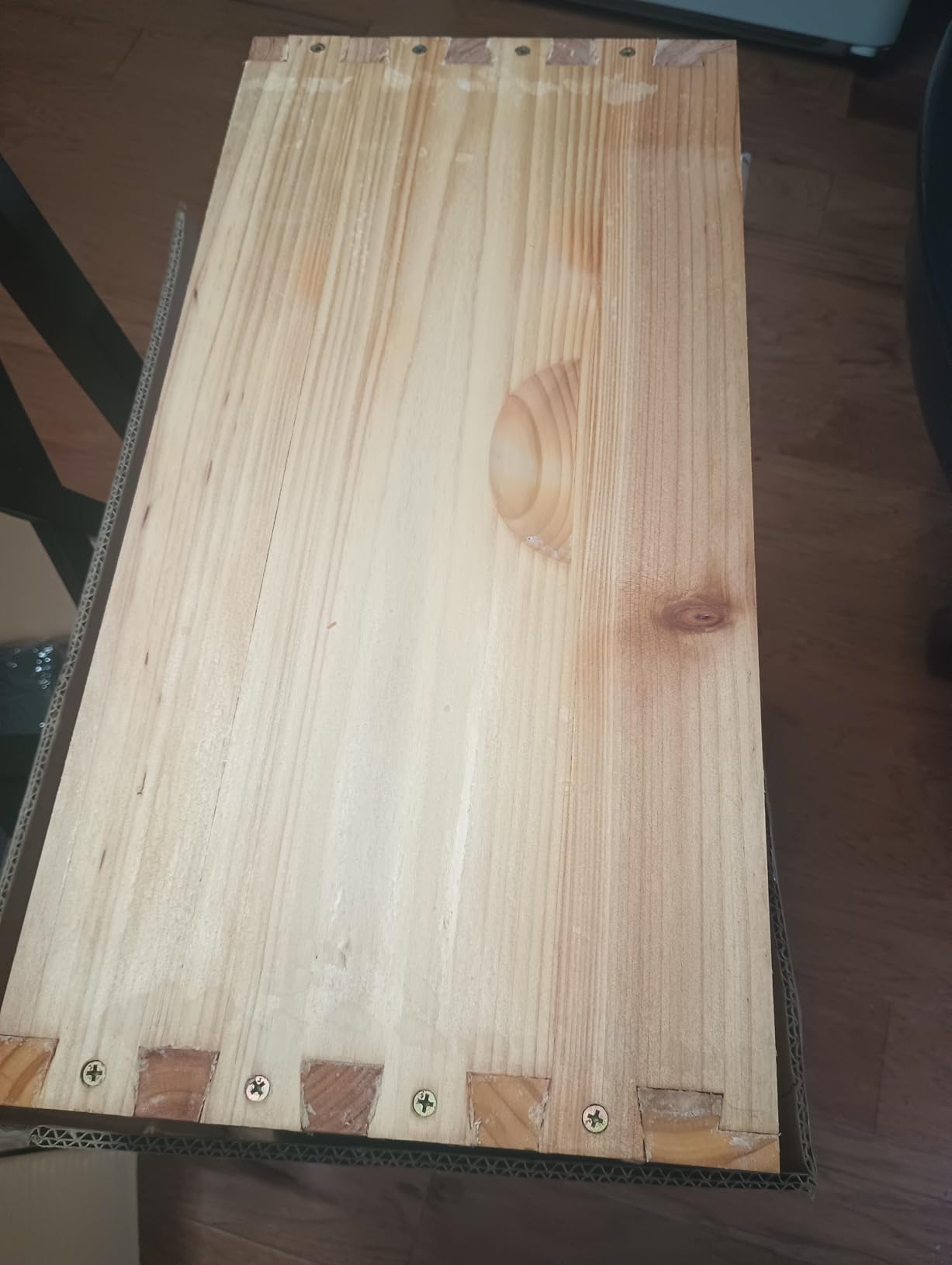 POLLIBEE 10 Frame Beehive Box, Langstoth Deep Brood Box Sections of Wood for Beehives, Bee Box Dipped in Heavy Beeswax Includes Wooden Beehive Frames & Waxed Foundations (Unassembled) customer photo 2
