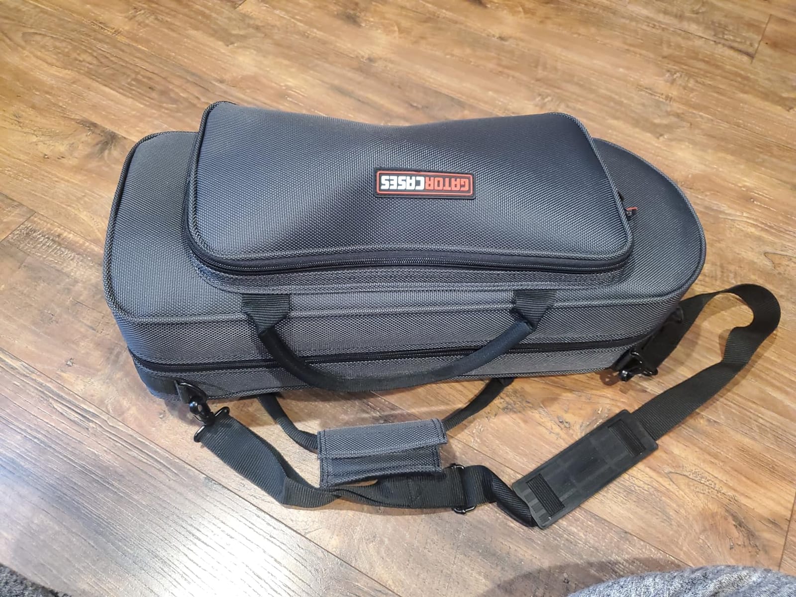 Gator Cases Adagio Series Shaped EPS Polyfoam Lightweight Case for Eb Alto Saxophone; (GL-ALTOSAX-S23) customer photo 2