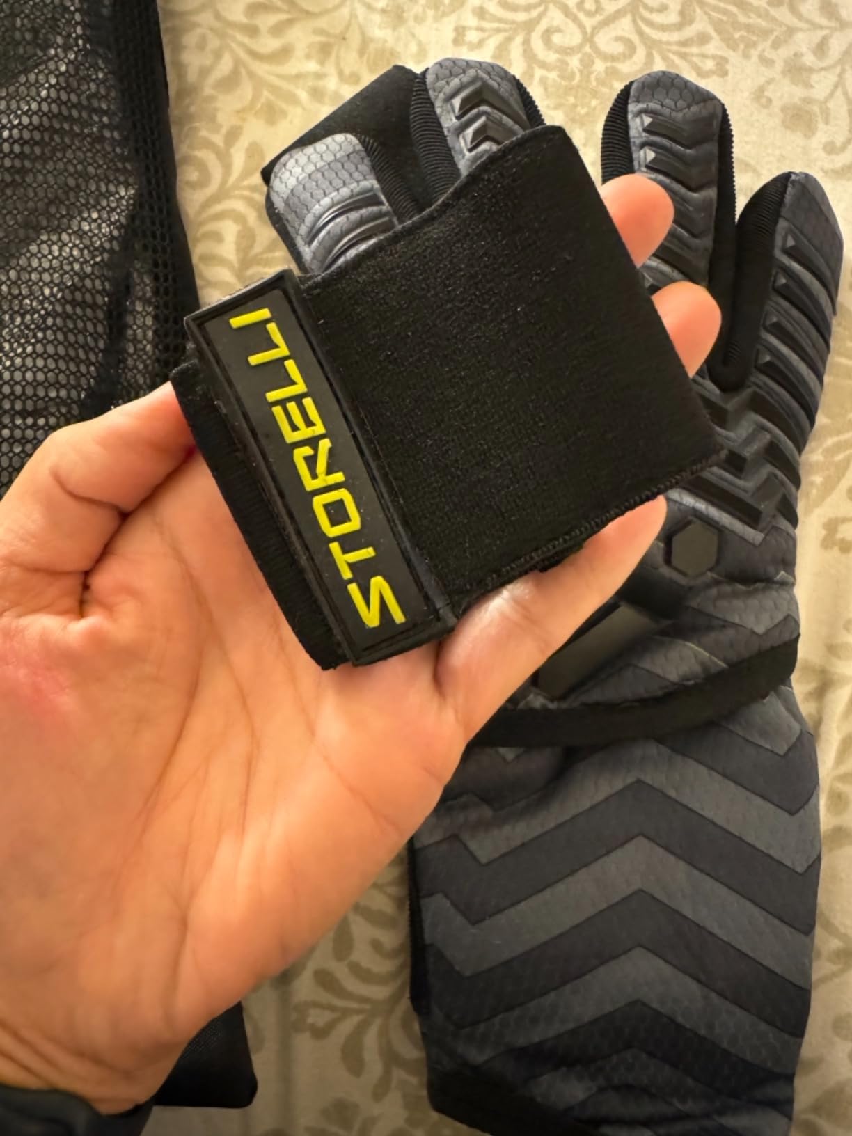 Storelli Electric Goalkeeper Gloves, High-Impact Hand Protection with 5 Removable Finger Spines and Wrist Strap customer photo 2