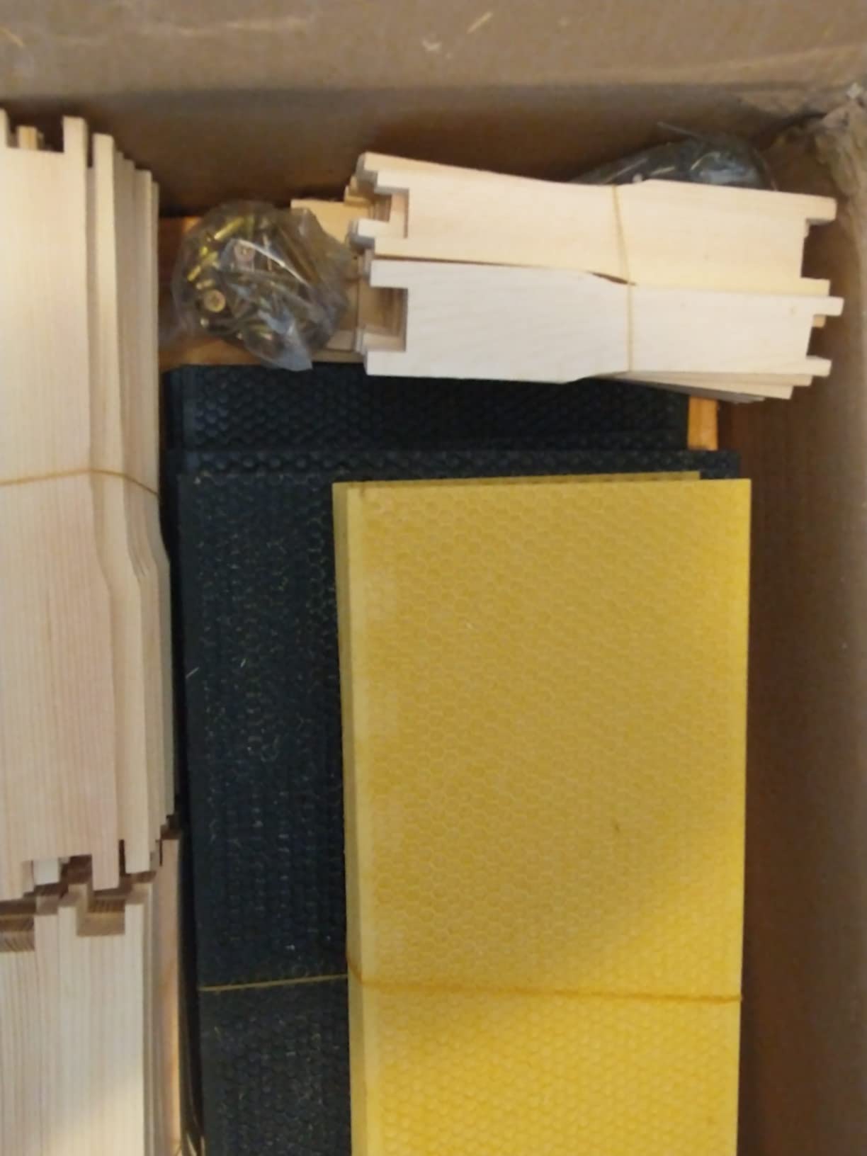 10-Frame Langstroth Bee Hive Complete Bee Hive Kit Beeswax Coated Include Beehive Frames and Waxed Foundation Sheets for Beekeeper (2 Deep Beehives Box & 1 Medium Box) customer photo 1