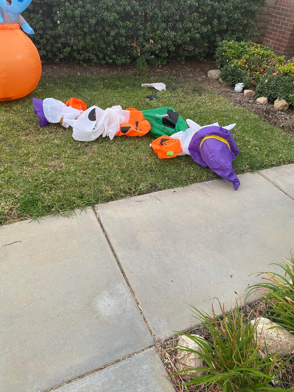 8 FT Halloween Inflatables Blow up Outdoor Decoration, Inflatable Ghost with Pumpkin Led Light Inflatables Outdoor Decor Blow up Inflatables for Holiday Party Lawn Yard Garden Décor customer photo 1