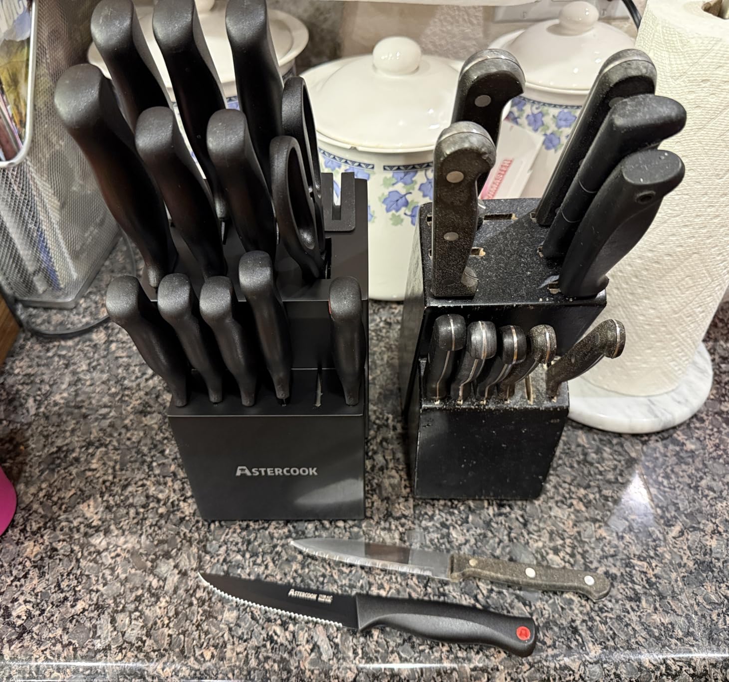 Knife Set, Astercook 15 Pieces Knife Sets for Kitchen with Block, Dishwasher Safe Kitchen Knife Set with Built in Sharpener Block, German Stainless Steel Kitchen Utensils Set customer photo 1