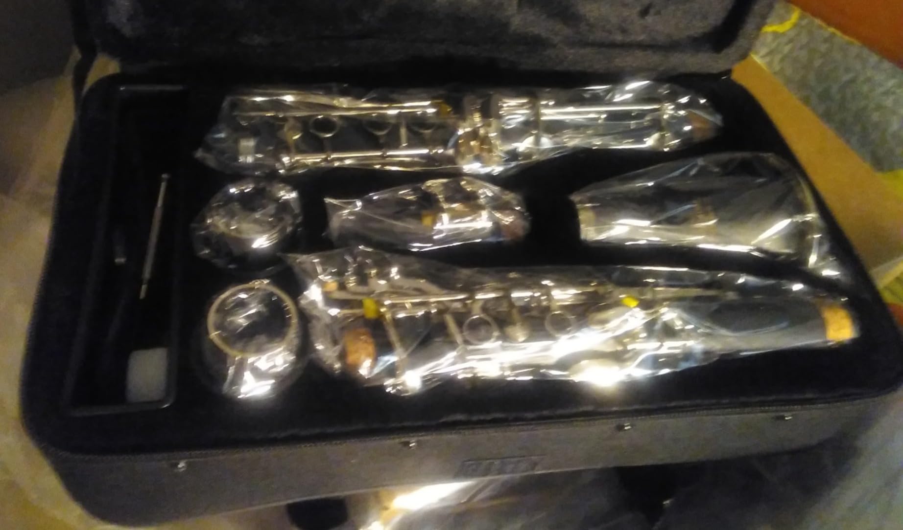 GKW Professional Ebonite Bb Clarinet Set for Beginners & Intermediate Players, Silver-Plated Keys, Warm Clear Tone, Includes Hard Case, Musical Instrument for School Band customer photo 1