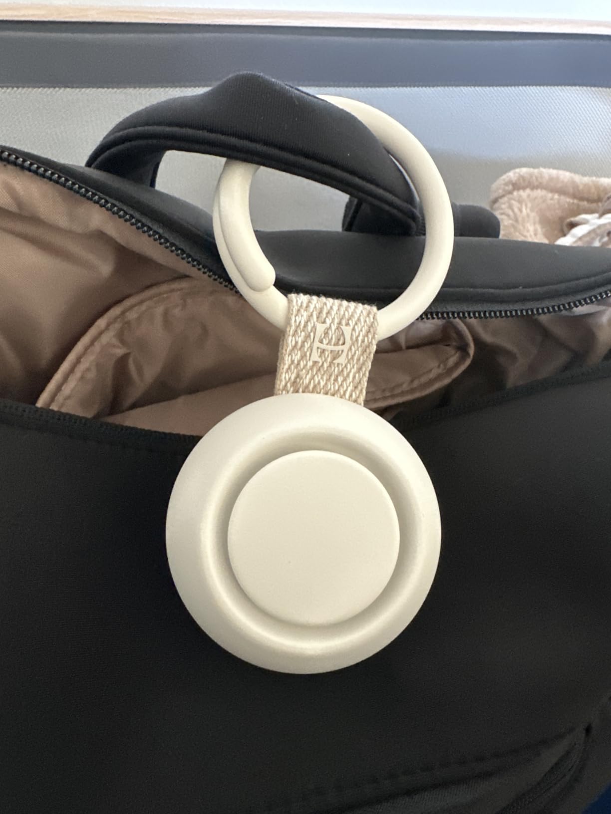 Hatch Go Portable Sound Machine for Babies and Kids | Sleep Soother customer photo 2