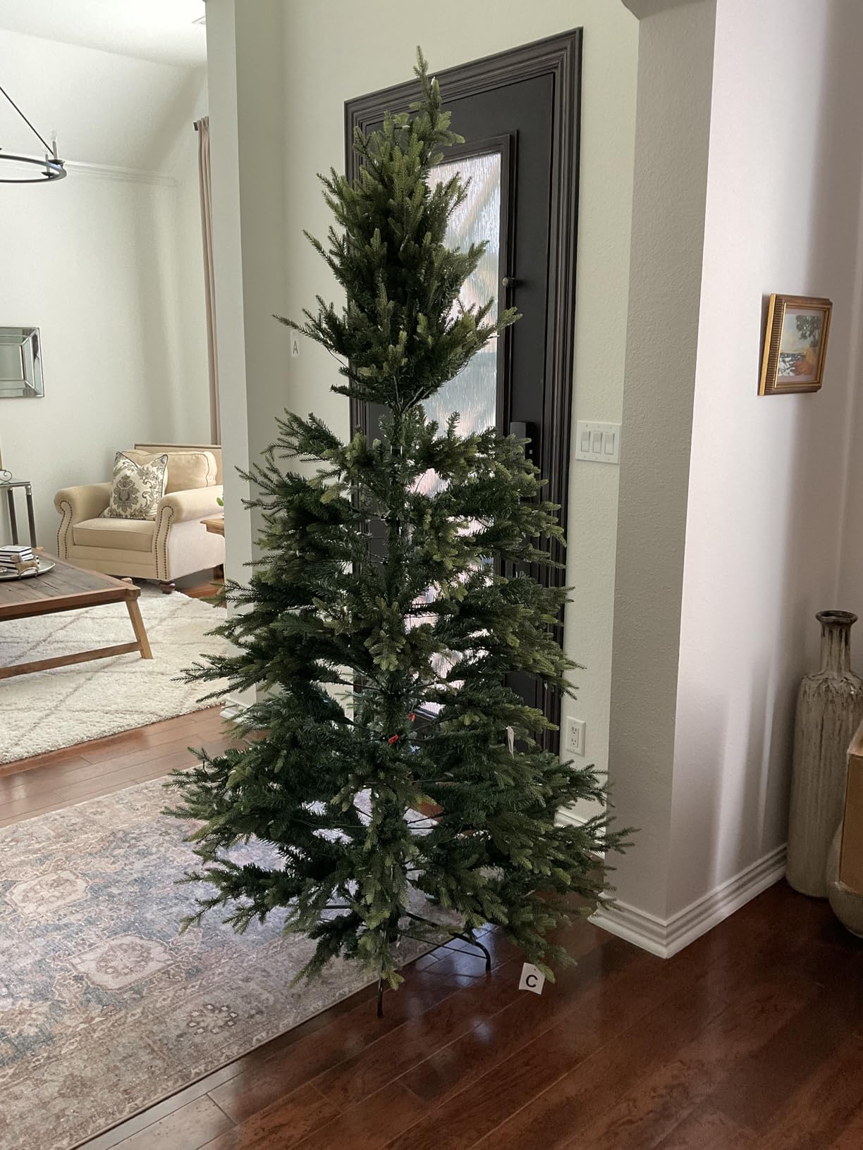 Hykolity 9 ft Prelit Christmas Tree with Realistic PE Foliage | 600 Warm White Led Lights, 5,179 Mixed PE and PVC Tips, Hinged Design and Sturdy Metal Stand customer photo 1