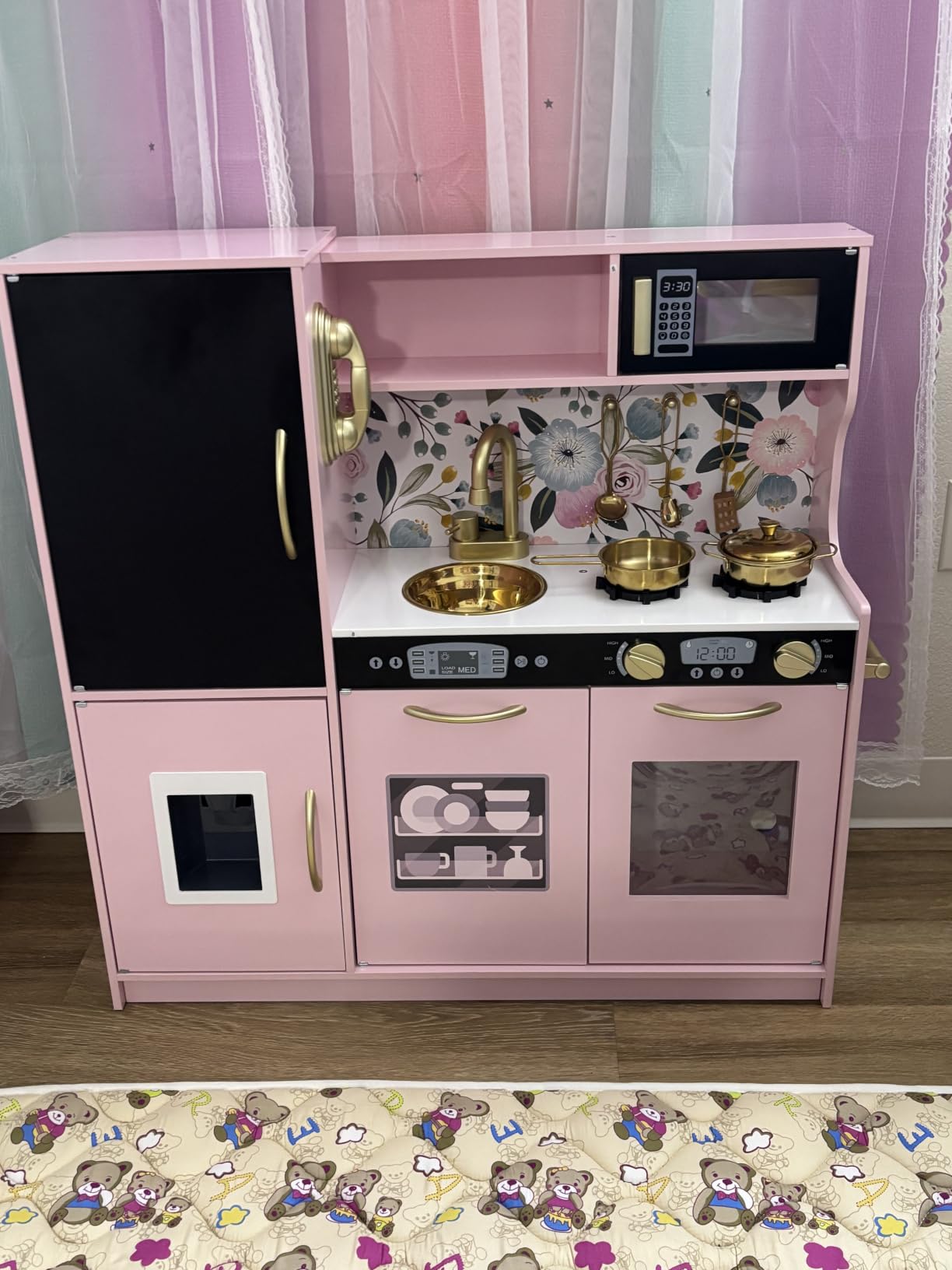 Best Choice Products Wooden Play Kitchen for Kids, Pretend Play Cooking Toy Set with Sink, Oven, Microwave, Refrigerator, Ice Maker & Accessories, Kitchen Playset for Toddlers Ages 3+ - White customer photo 2