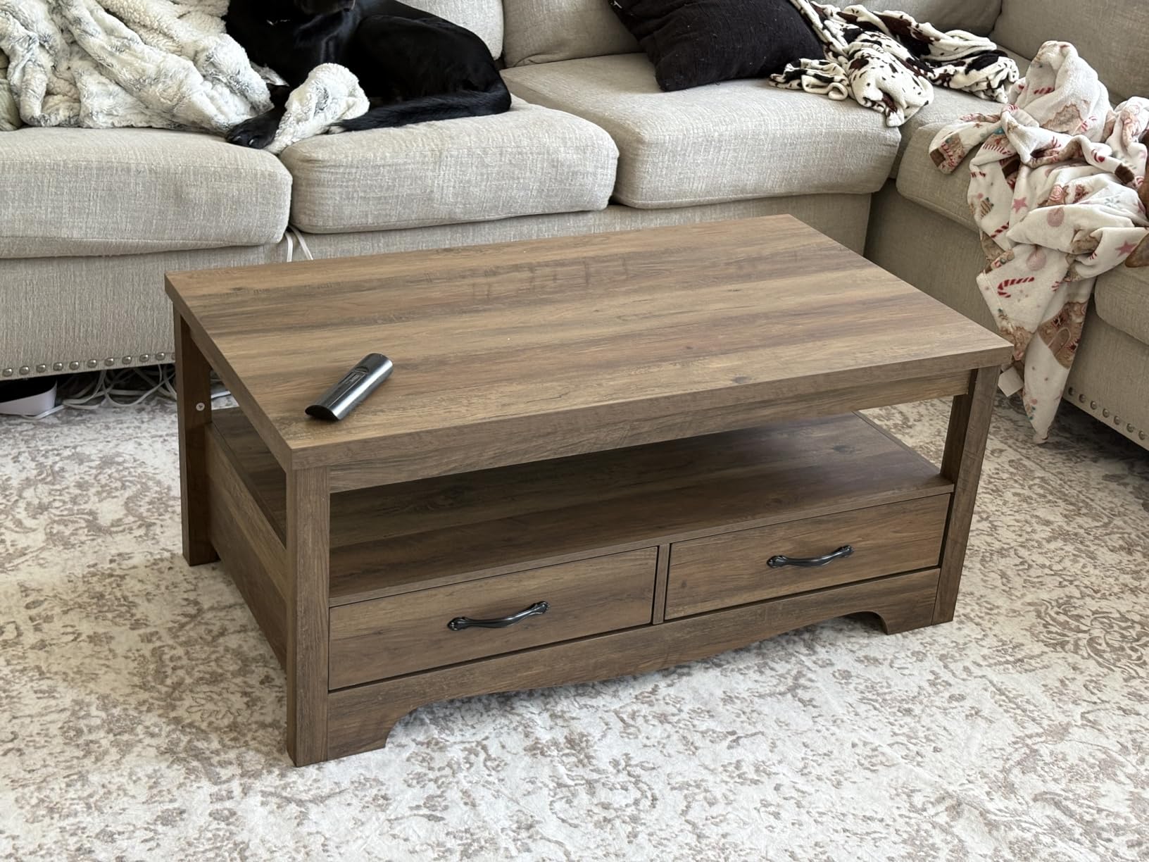 LINSY HOME Farmhouse Coffee Table with Storage, Wood Coffee Table for Living Room, Open Display Area and Storage Drawers with Metal Handles, Chic Style with Curved Base. Oak and Brown customer photo 1