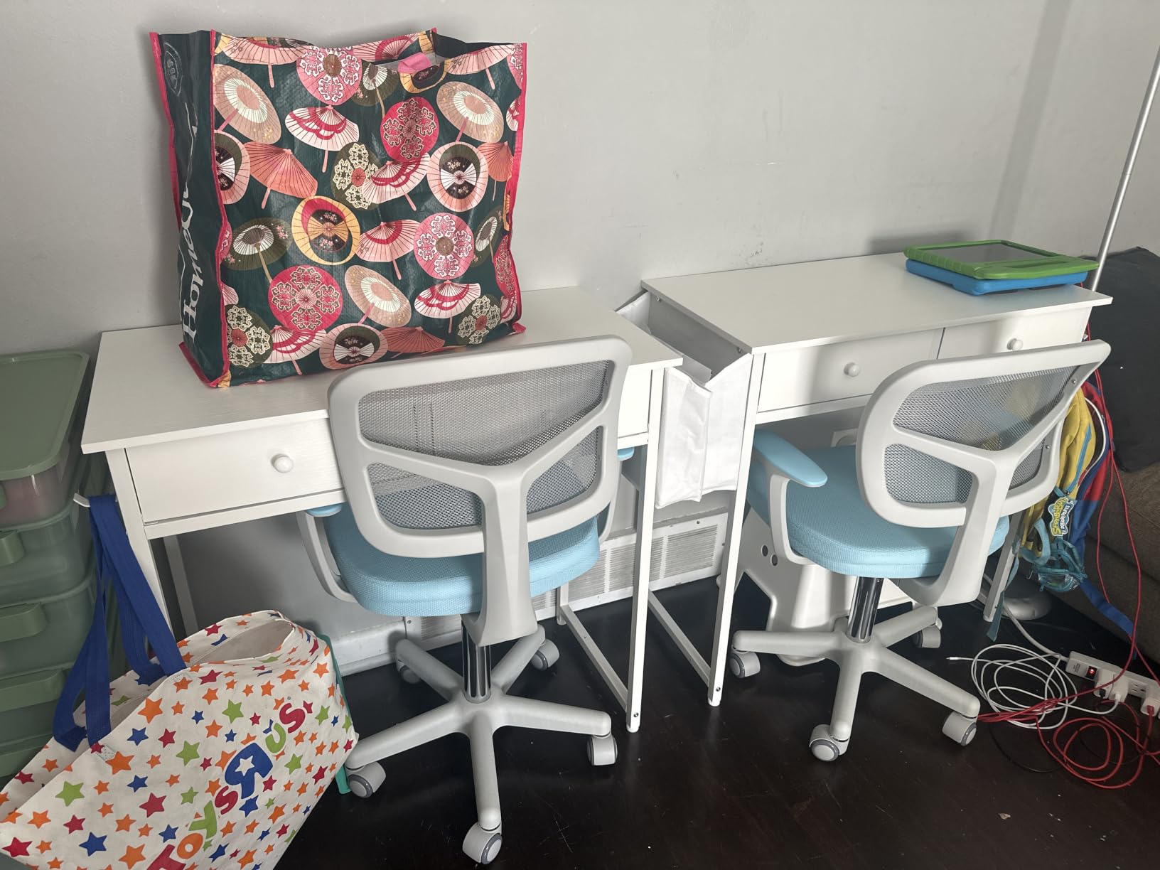 Lufeiya Small White Kids Desk with Drawers for Bedroom, 32 Inch Home Office Desks with Fabric Storage Drawer and Bag, Study Writing Vanity Table for Small Spaces, White customer photo 1