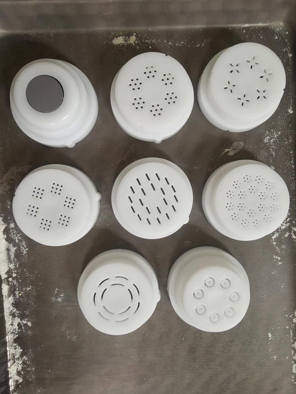 Philips 7000 Series Pasta Maker, ProExtrude Technology 150W, 8 discs, Perfect Mixing Technology, Prepare up to 8 Portions, HomeID App, White, (HR2660/03) customer photo 1