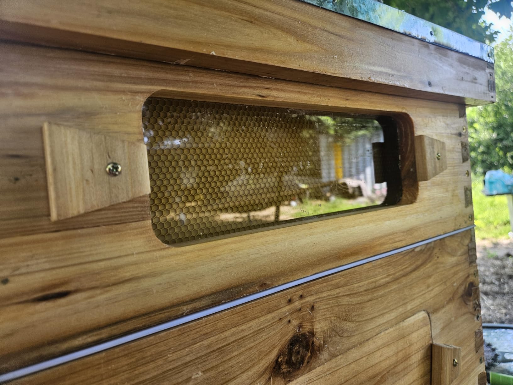 BeeCastle 8 Frame Langstroth Beehive, Beeswaxed Coated Starter Kit with Beehive Frames and Waxed Foundations (1 Deep Box & 1 Medium Super) customer photo 1