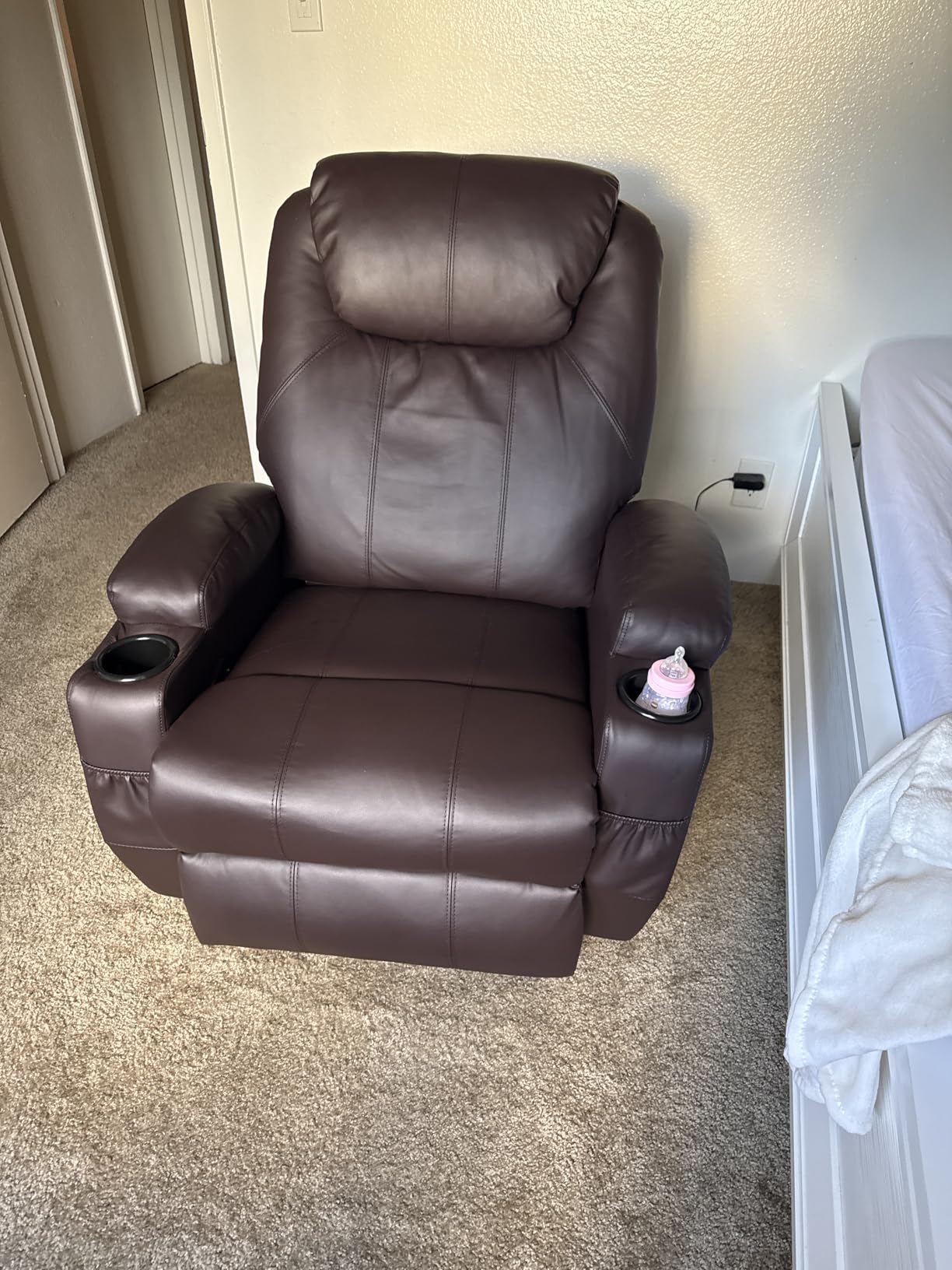 Korser Recliner Chair, Rocking Chair with Massage and Heat, 360° Swivel Recliner Chairs for Adults, Rocker Manual Recliner with Remote Control and Cup Holder for Living Room, Bedroom, Nursery customer photo 2