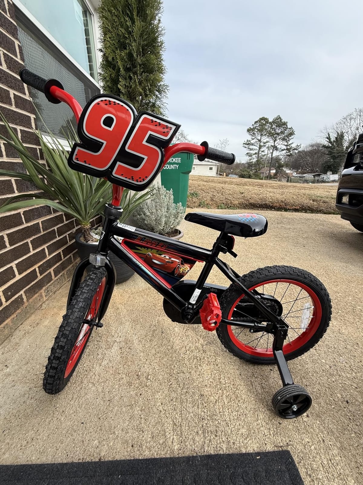 Huffy Disney and Marvel 12/16 Inch Boys Bikes, Multiple Color Options | Spider-Man, Lightning McQueen, Spidey and His Amazing Friends, Removable Training Wheels, EZ Build Assembly customer photo 2