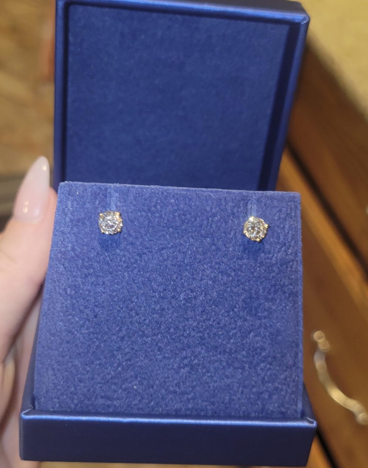 The Diamond Channel CERTIFIED 1 to 6 Carat LAB GROWN Solitaire Diamond Stud Earrings Round Cut 4 Prong Screw Back (F-G Color, VS1-VS2 Eye Clean Clarity) customer photo 1
