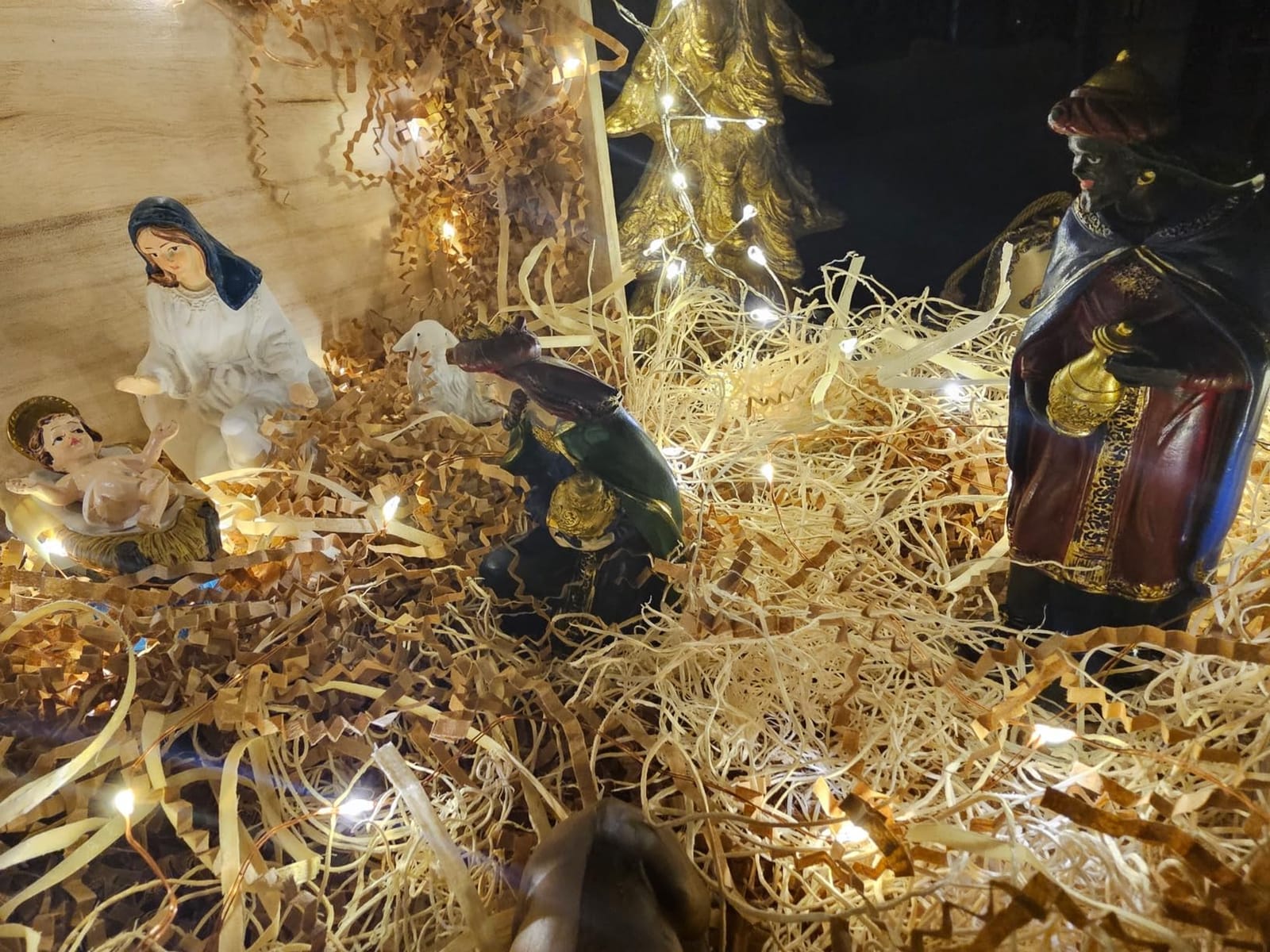 BESBLEE Nativity Sets for Christmas Indoor Set of 13 Pieces 3.9 Inches | Tabletop Holidays Home Decor Classic Nativity Scene Resin Figurines Set Religious Decorations customer photo 1