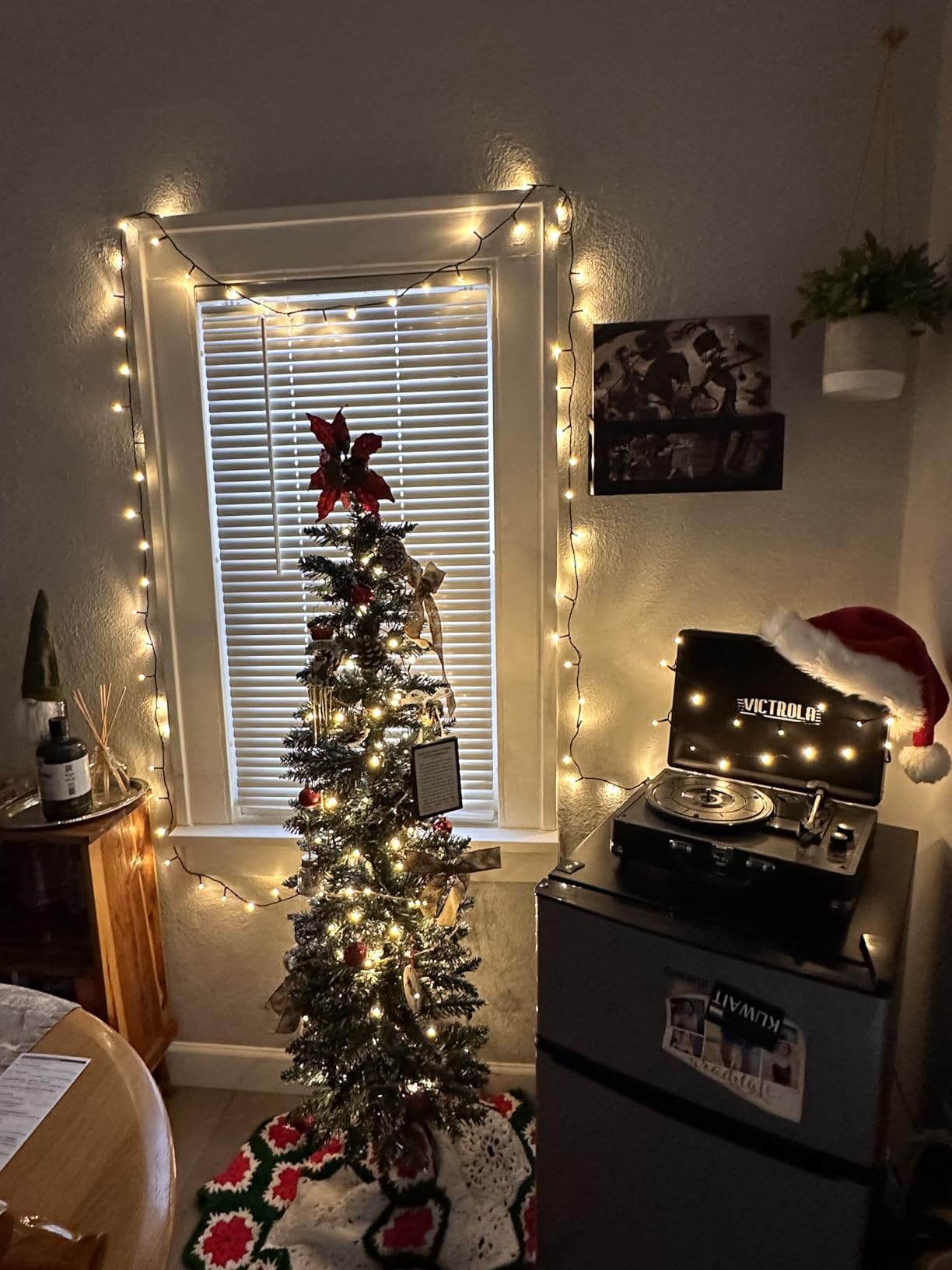 HAPPYGRILL 7 FT Fiber Optic Artificial Christmas Tree, Pre-lit Pencil Christmas Tree with 697 Branch Tips, Foldable Metal Stand, Fake Xmas Tree for Home Office Holiday Party Decoration customer photo 1