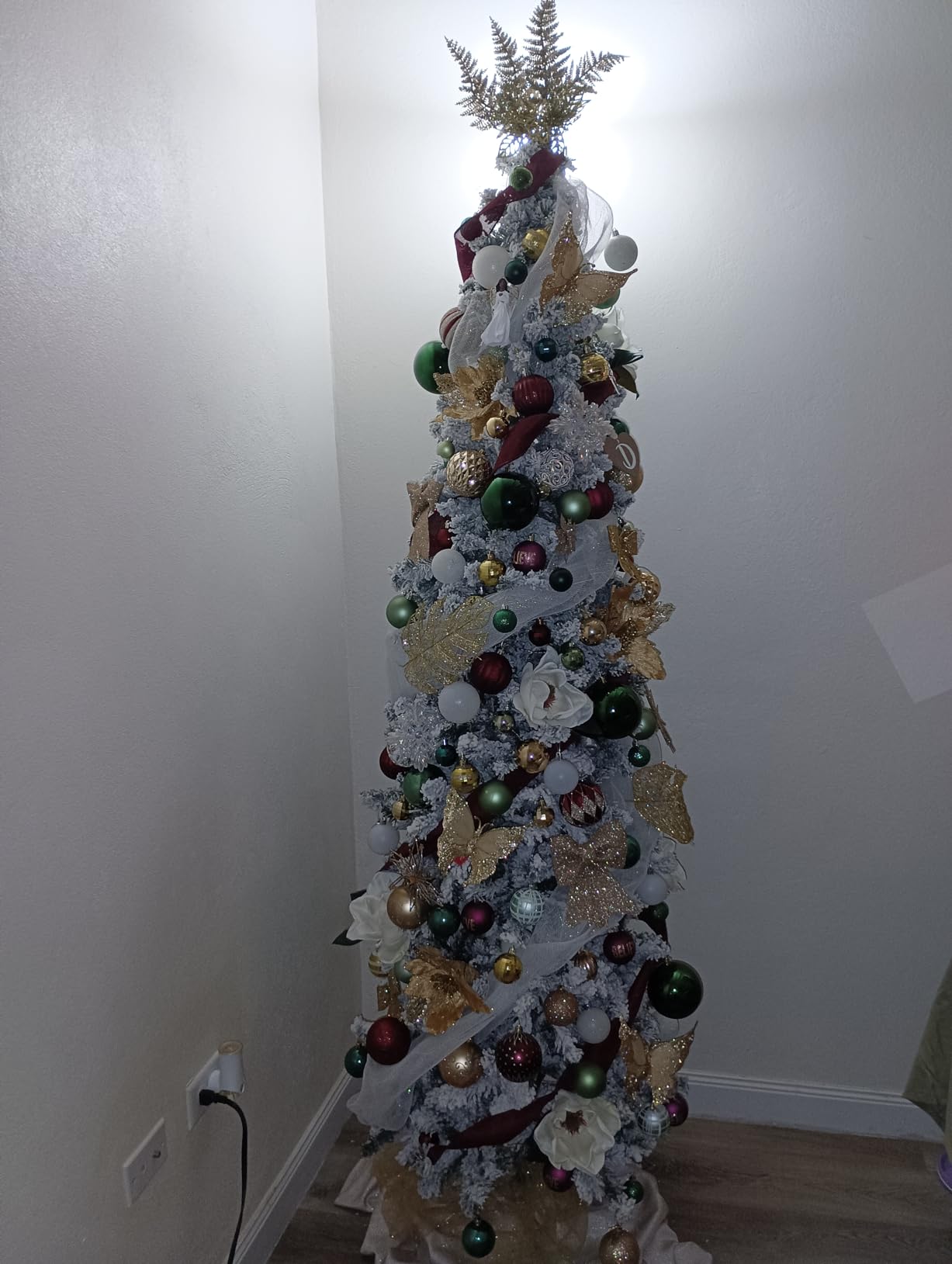 HAPPYGRILL 7 FT Fiber Optic Artificial Christmas Tree, Pre-lit Pencil Christmas Tree with 697 Branch Tips, Foldable Metal Stand, Fake Xmas Tree for Home Office Holiday Party Decoration customer photo 2
