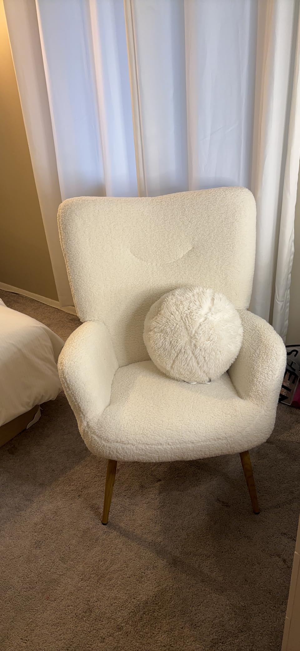 Yaheetech Barrel Chair, Fuzzy Accent Chair with High Back, White, Boucle Fabric Armchair with Soft Padded, Modern Vanity Chair, for Living Room Bedroom Makeup Room customer photo 2