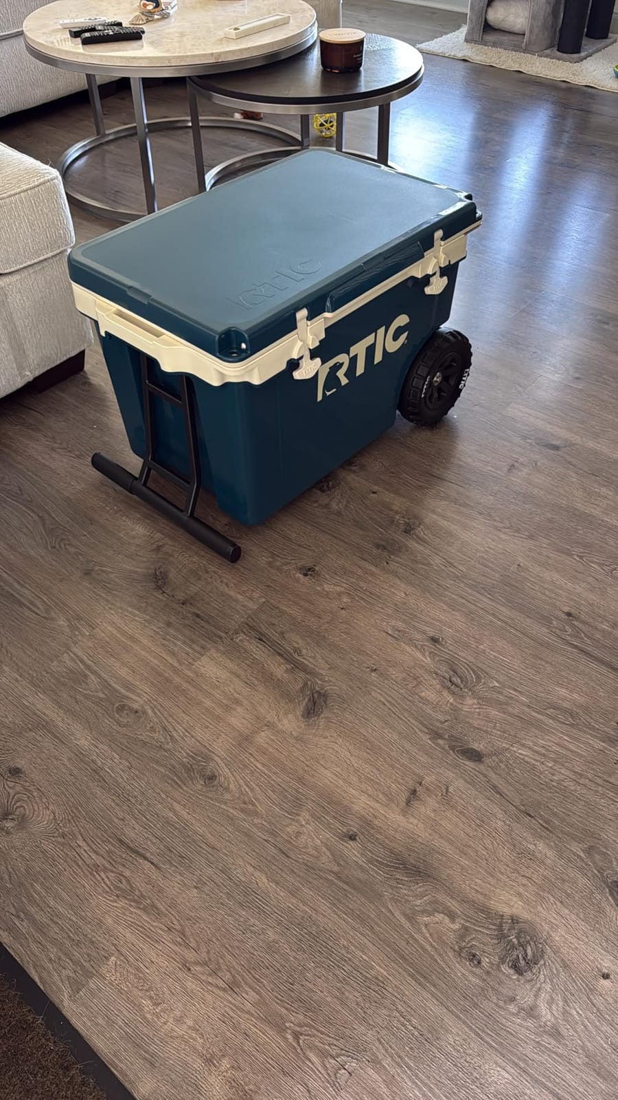RTIC 52 QT Ultra-Light Wheeled Hard Cooler | Insulated, Ice Chest Box, 30% Lighter Than Rotomolded customer photo 1
