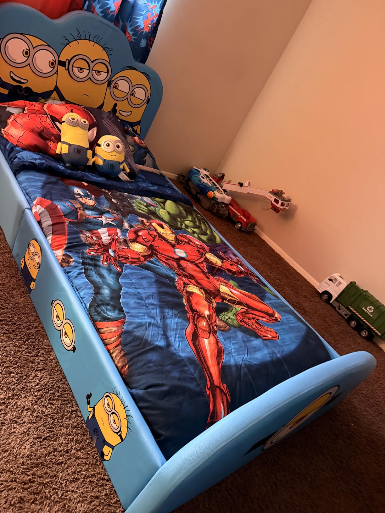 Delta Children Marvel Spider Man Upholstered Twin Bed, Red/Blue customer photo 1