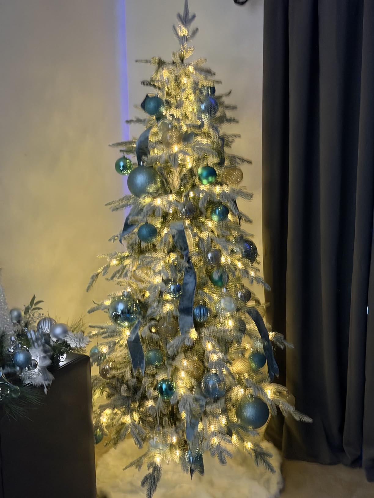 Best Choice Products Lighted Aspen Christmas Tree, 6ft Flocked Artifical Noble Fir, Pre-Lit White & Multicolored LED Lights Premium Holiday Décor - Green customer photo 1