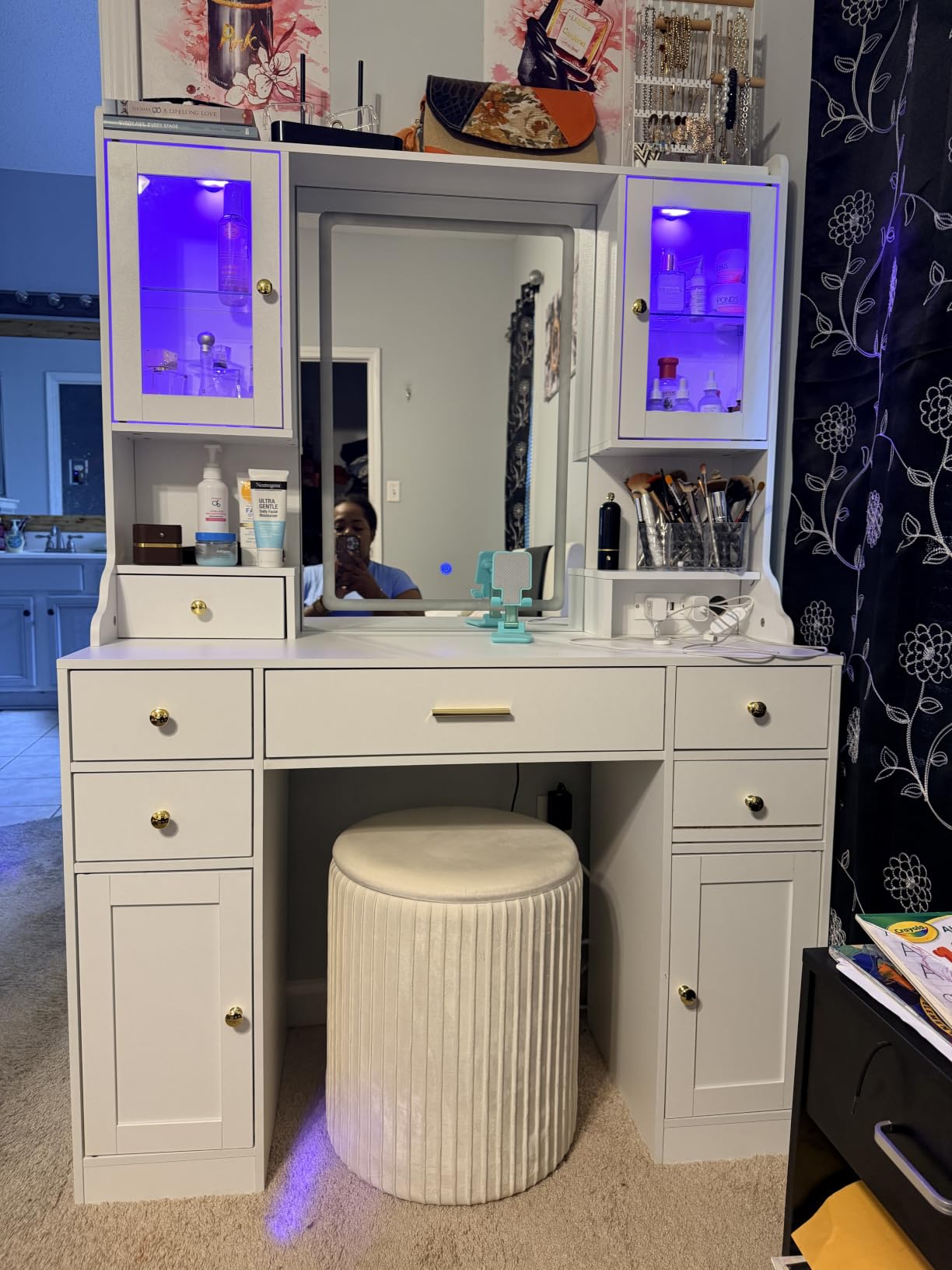 CSZZD White Makeup Vanity Desk with LED Mirror & RGB Cabinets | Vanity Table with Charging Station and 6 Storage Drawers, Adjustable 3 Mode Mirror Lights, Bedroom Dressing Table for Women customer photo 2