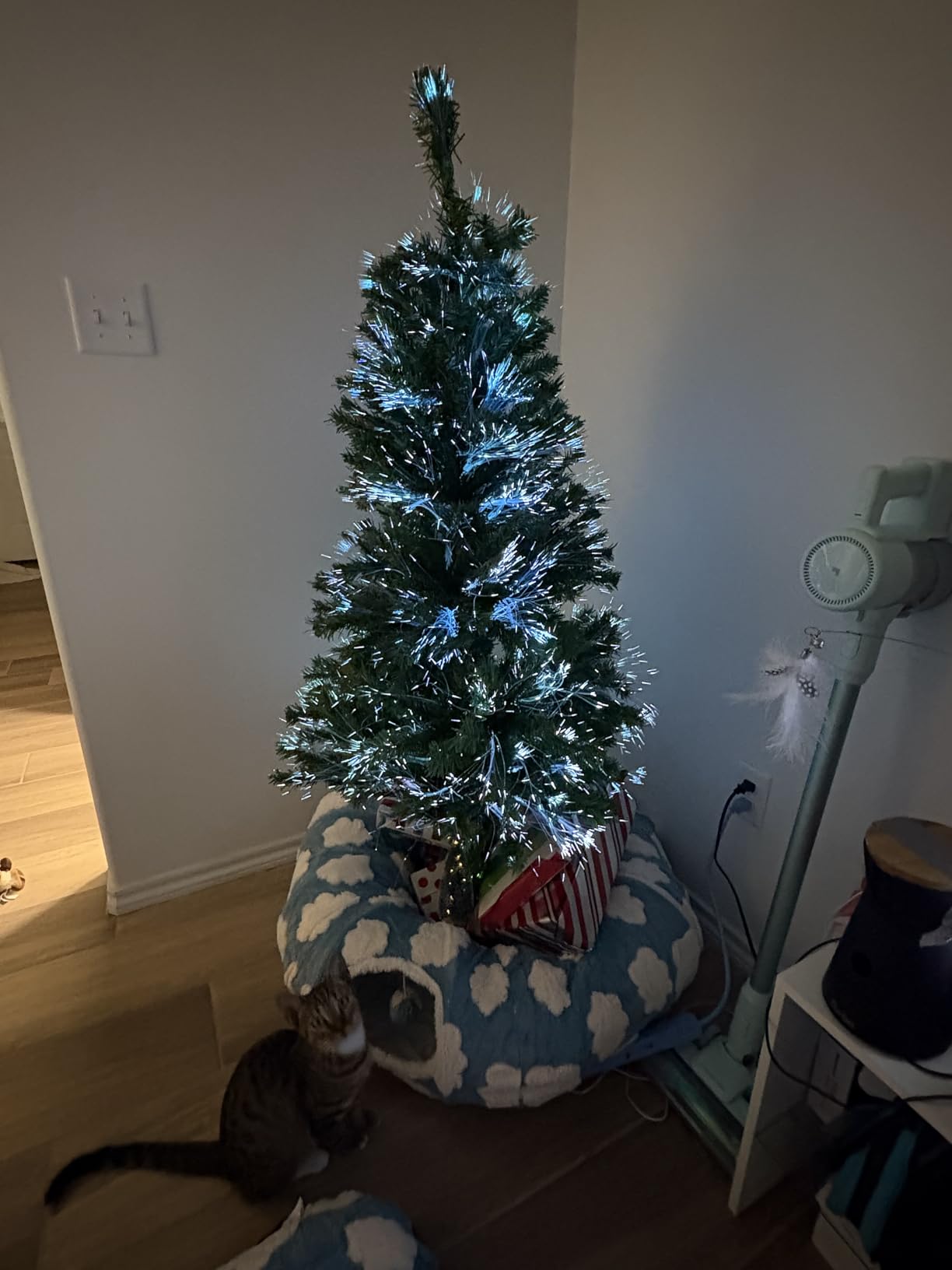 Goplus 7ft Fiber Optic Pencil Christmas Tree, Pre-Lit Artificial Slim Christmas Tree with Colorful Lights, 697 Branch Tips, Foldable Metal Stand, Xmas Full Tree for Home Office Holiday Decor customer photo 1