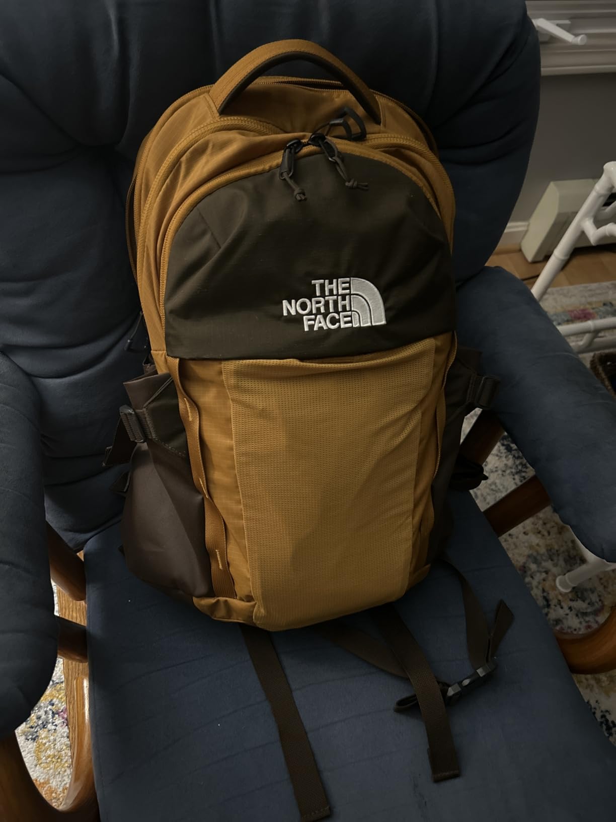The North Face Recon Laptop Pack, Asphalt Gy Lt Hth/TNF Blk-NPF, OSFA | Daypack, Water Repellent, Laptop Sleeve, 2 Water Bottle Pockets customer photo 2
