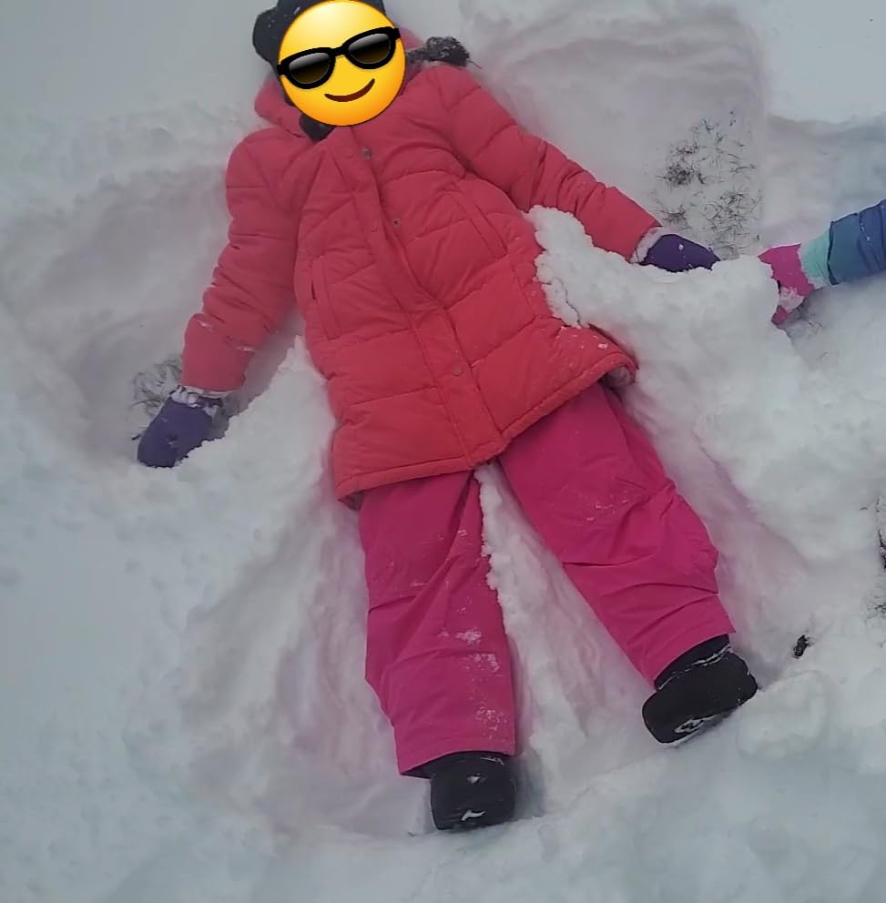 Amazon Essentials Unisex Kids and Toddlers' Insulated Waterproof Ski & Snow Pants, Breathable customer photo 1