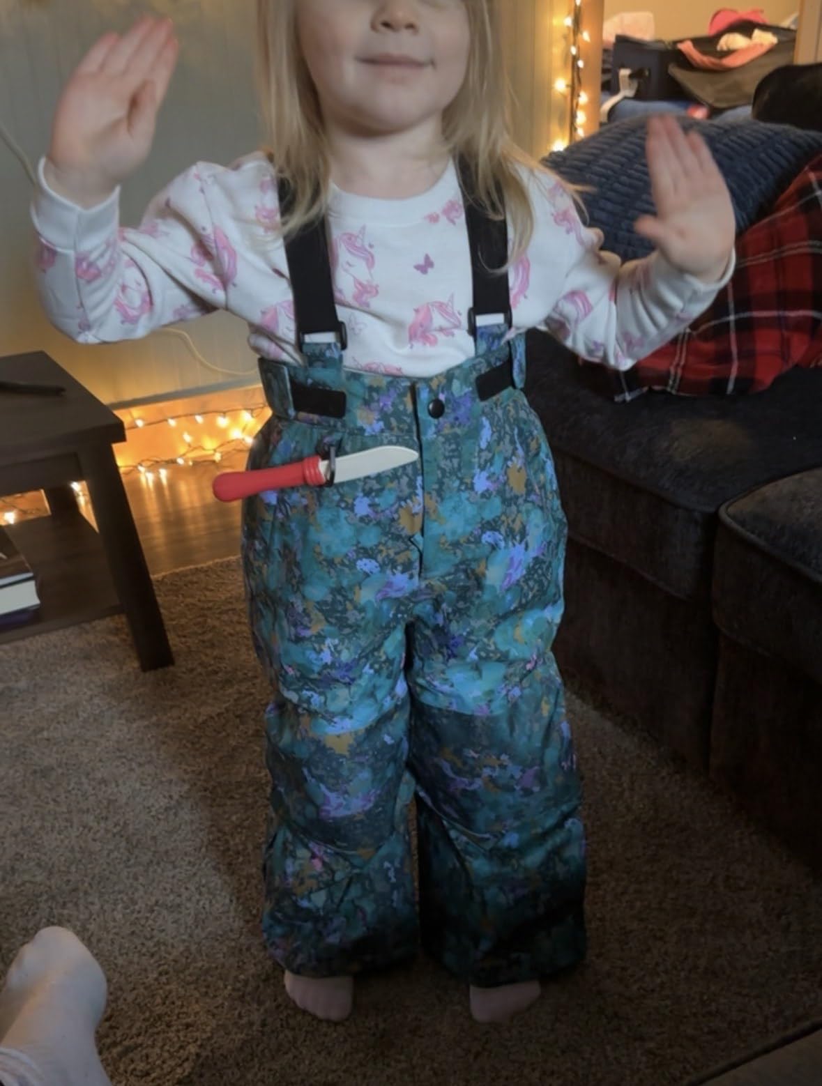 Amazon Essentials Unisex Kids and Toddlers' Insulated Waterproof Ski & Snow Pants, Breathable customer photo 2