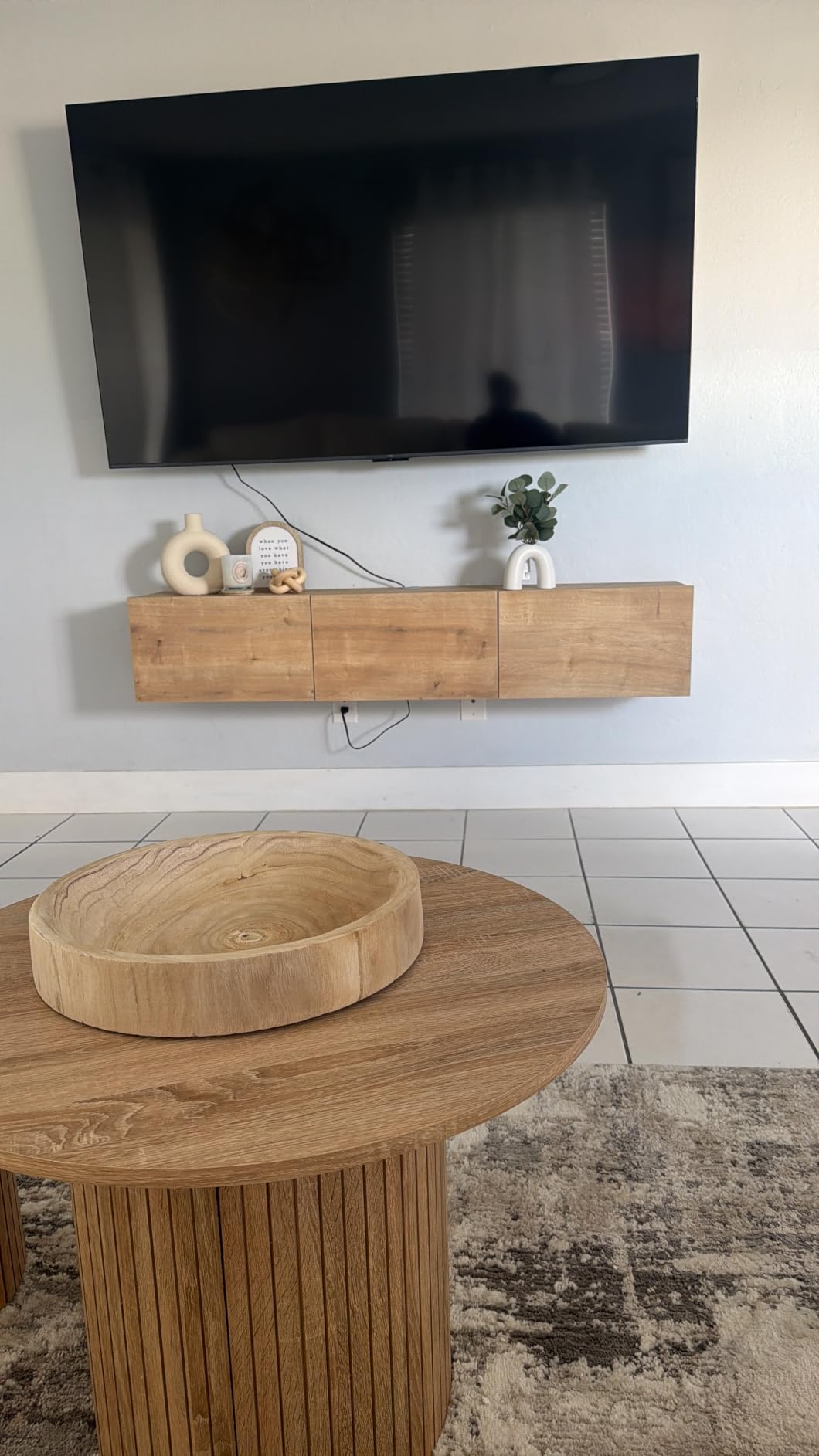 Atelier Mobili Floating TV Stand - Wall Mounted, Supports up to 80 inch TV, Modern White Entertainment Center for Living Room, White Floating TV Stand with Oak Counter Design customer photo 1