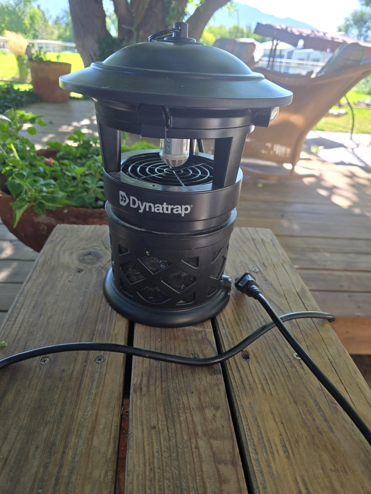 Dynatrap DT1130SR 1/2 Acre Mosquito & Flying Insect Outdoor Trap and Killer - Kills Mosquitoes, Flies, Wasps, Gnats & Other Flying Insects - Bug Zapper Alternative - Black | UV-LED Flying Insect Killer customer photo 2