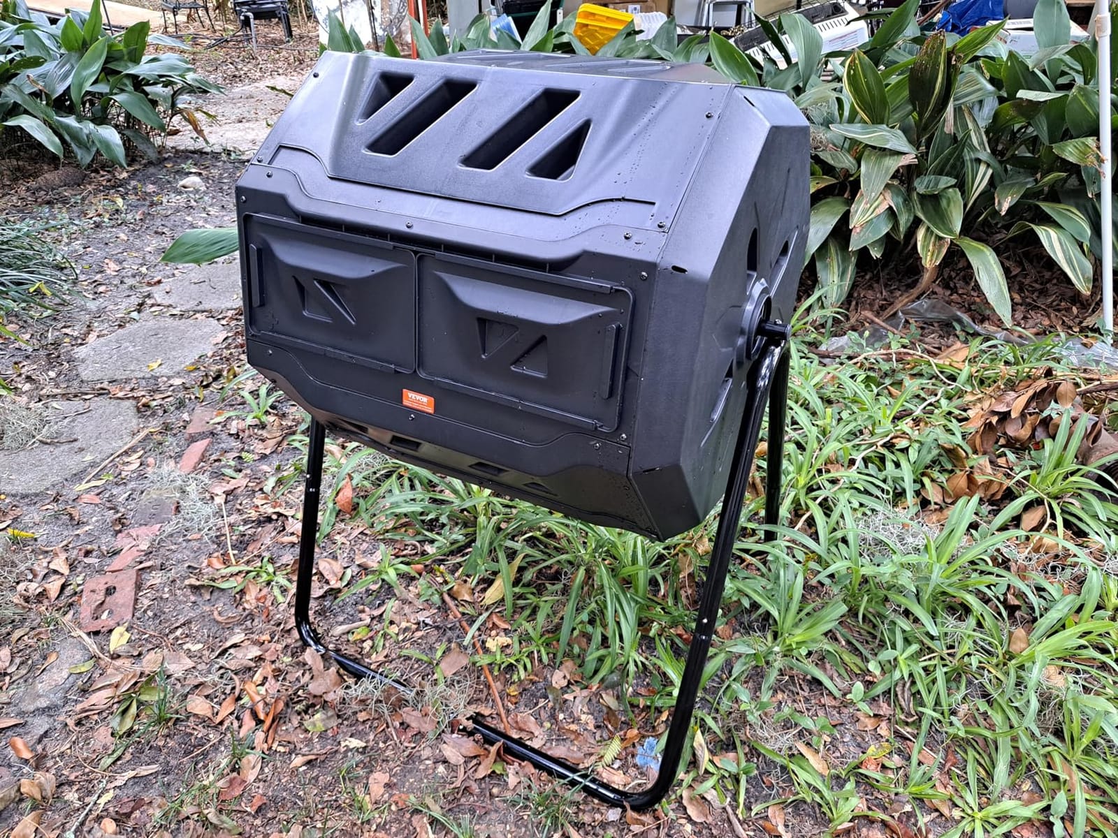 VEVOR Compost Bin, 43-Gal Dual Chamber Composting Tumbler, Large Tumbling Rotating Composter with 2 Sliding Doors and Steel Frame, BPA Free Composter Bin Tumbler for Garden, Kitchen, Yard, Outdoor customer photo 2