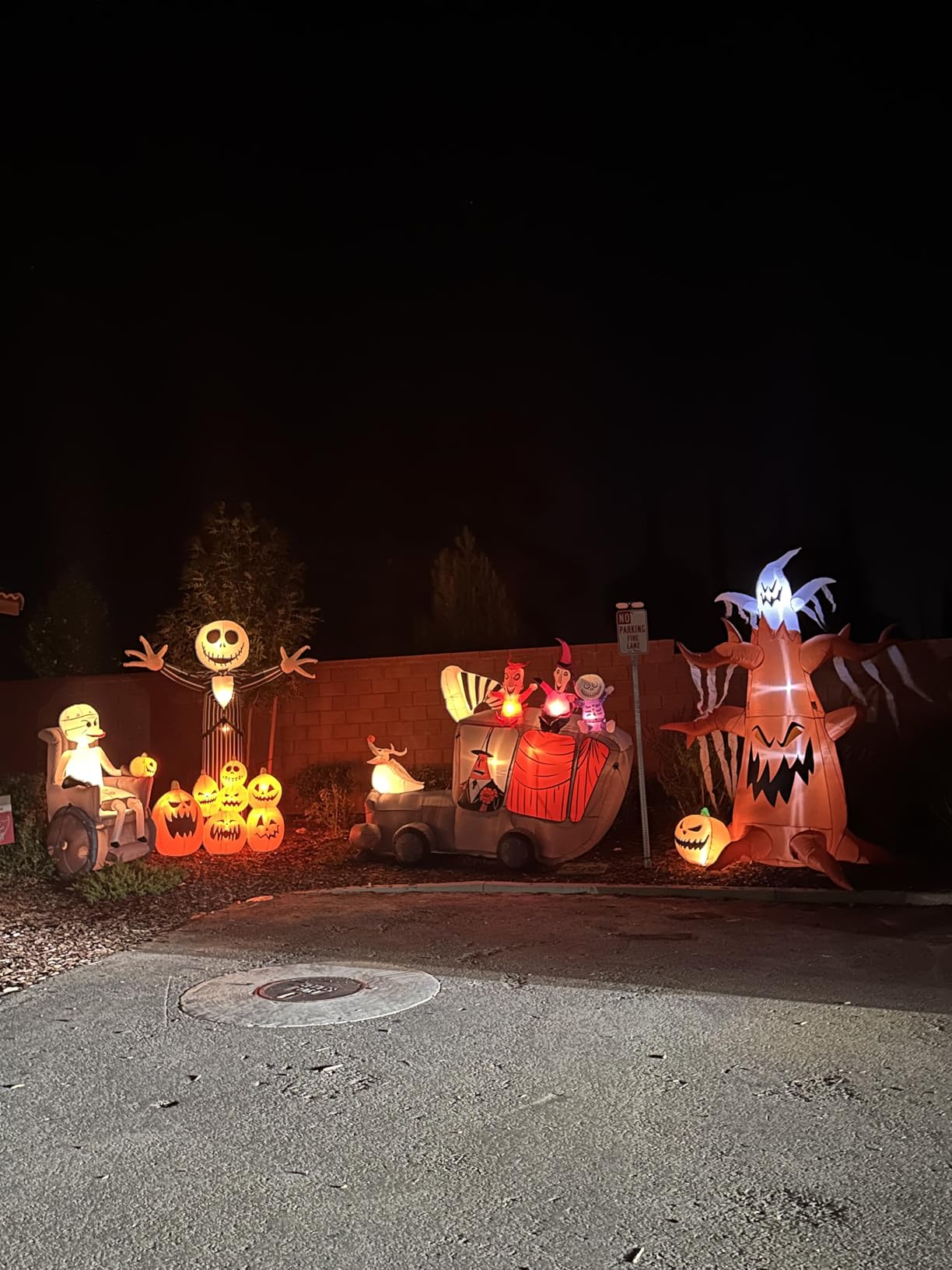 GOOSH 10 FT Halloween Inflatables Tree Outdoor Decorations Blow Up Yard Scary Dead Tree with Pumpkin and Ghost with Built-in LEDs for Garden Lawn Indoor Party Decor customer photo 2