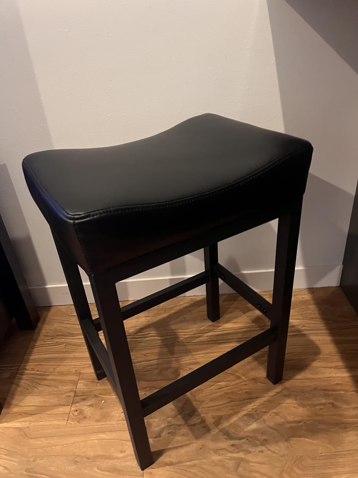 Raynesys Counter Height Bar Stools Set of 2, 24 Inch Barstools for Kitchen Island Counter, Bonded Leather Kitchen Stools with Thick Saddle Seats & Heavy Duty Metal Base, Easy Assembly, All Black customer photo 1