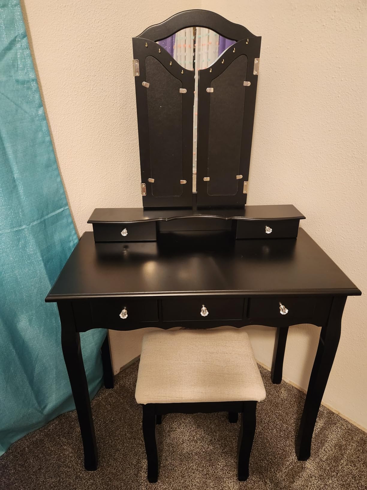 Tiptiper Makeup Vanity with Lights, Vanity Desk with Lighted Mirror and Stool, Vanity Table Set with 5 Drawers, 3 Light Settings, Adjustable Brightness, White customer photo 2