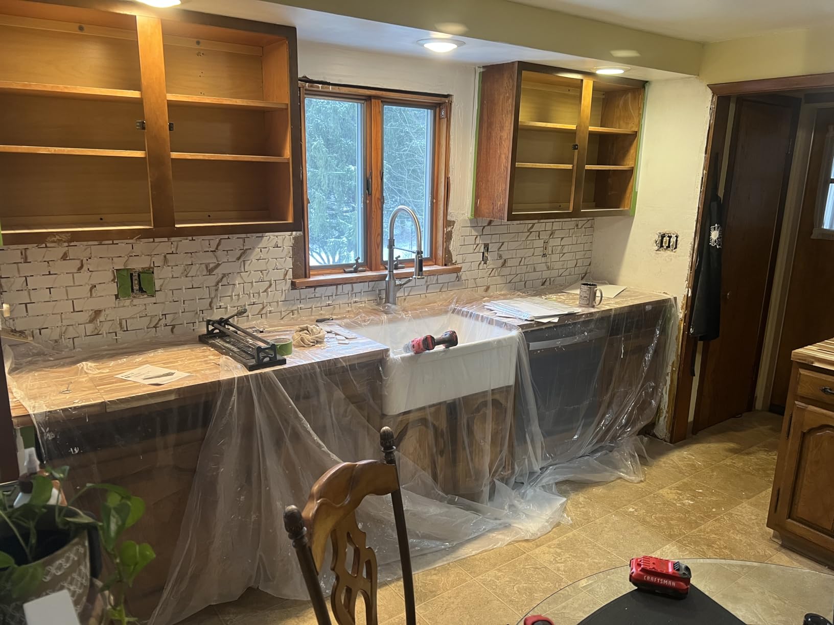 Delta Ermelo Pro Style Commercial Kitchen Faucet with Pull Down Sprayer, Brushed Nickel Single Hole Kitchen Sink Faucet, Single Handle, Stainless 18887-SS-DST customer photo 2
