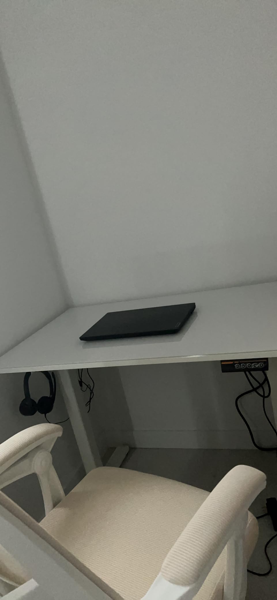 Claiks Glass Standing Desk 48x24 Inch Super White | Smooth Height Adjustment, Tempered Glass Top, 3 Memory Presets, Stand Up, 132 lbs Capacity, Quick Install customer photo 1