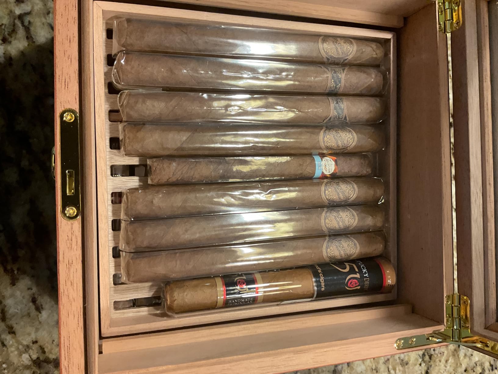 Flauno Cigar Humidor with Air Circulation System, Hold 40 Rubustos, Thicker Spanish Cedar, Accurate Digital Hygrometer, Drawer, Humidifier, Divider, Lock, Gift for Cigar Lovers customer photo 1