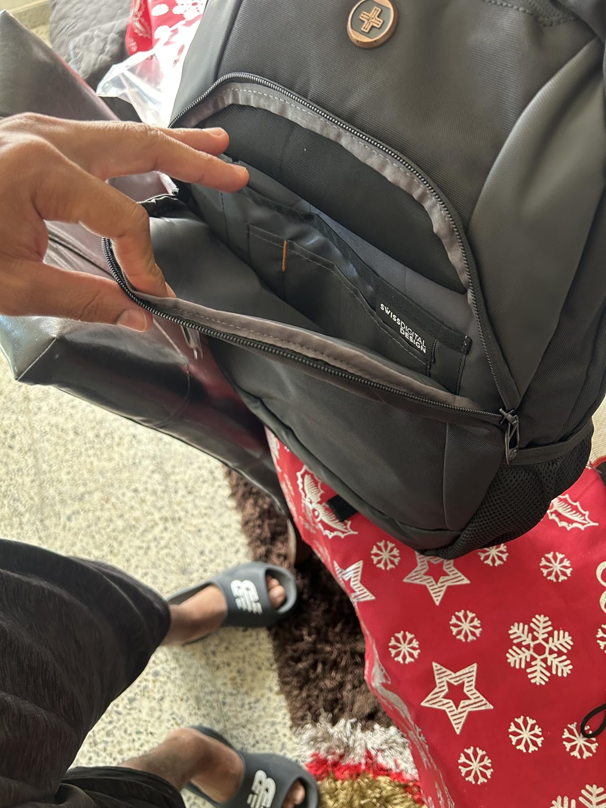 Swissdigital Design Backpack for Men & Women Fit 16 Inch Computer SD1670-01 customer photo 2
