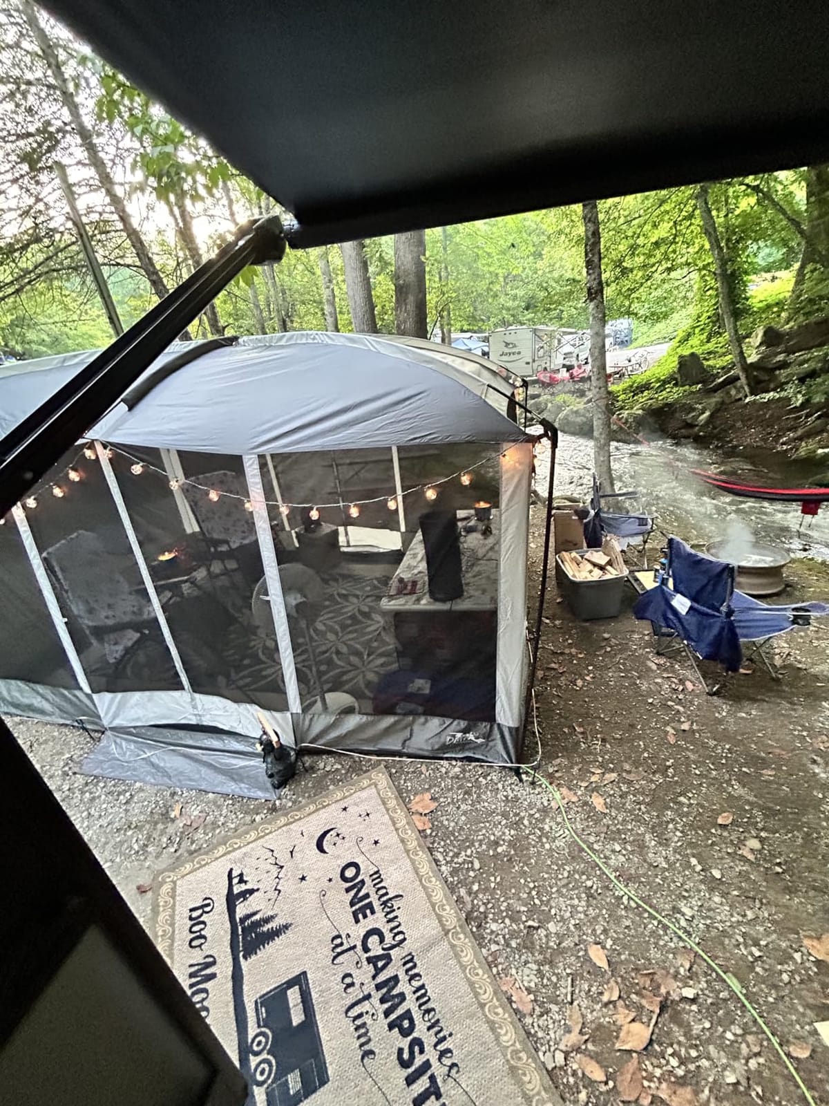 DMH OUTDOORS Screen House Tent 13x9 FT with Netting Mesh & 2 Magnetic Doors | Portable Sunshade Screen Room Canopy Shelter with Projection Screen for 12 People, Outdoor Gazebo for Backyard Camping Patio customer photo 2