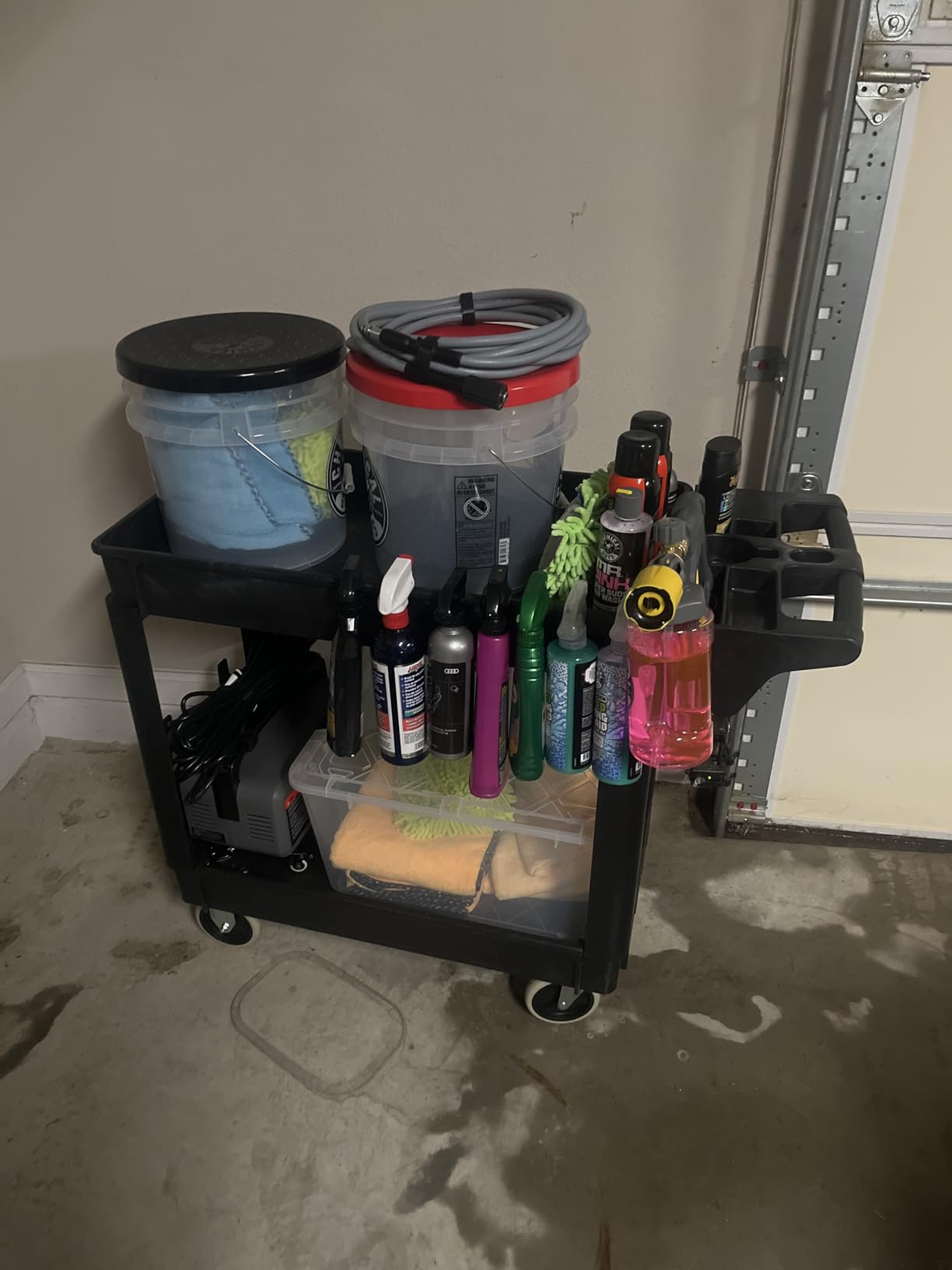 MaxWorks 2-Tier Heavy-Duty Utility Service Cart 500 lb Capacity 46