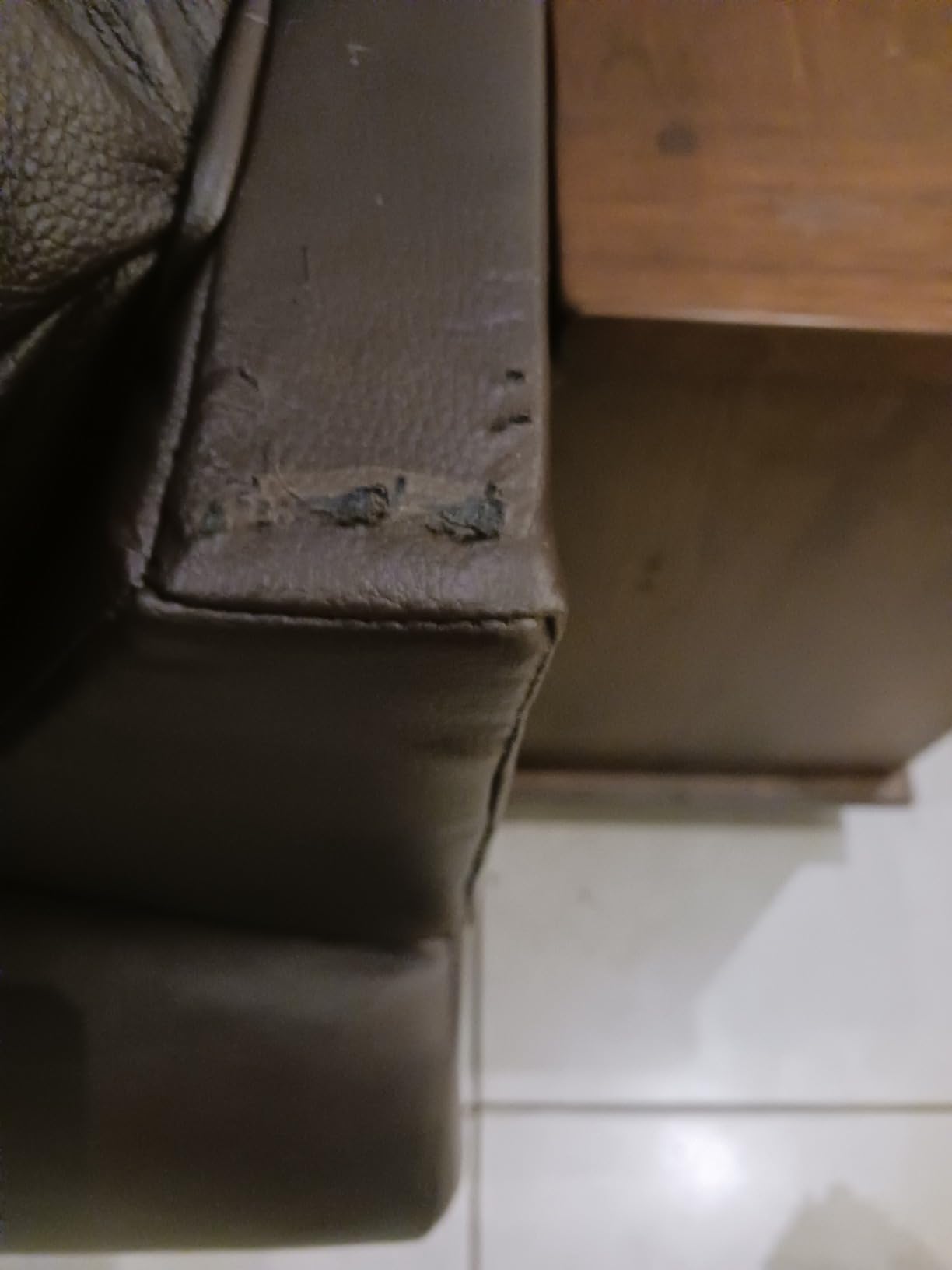 Signature Design by Ashley 92-in Classic Leather Sofa Couch, Dark Brown - Top-grain leather seating, Sag-resistant platform foundation, Classic rolled arms with nailhead trim, Colleton Series customer photo 2