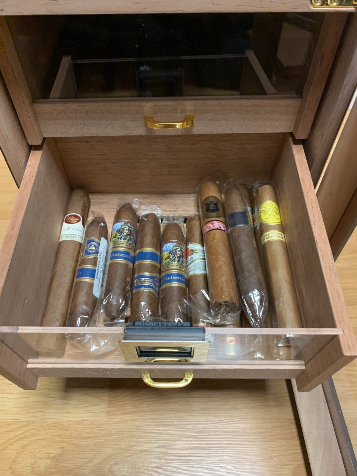 Woodronic Cigar Humidor Cabinet | LED Light, Spanish Cedar Lining customer photo 1